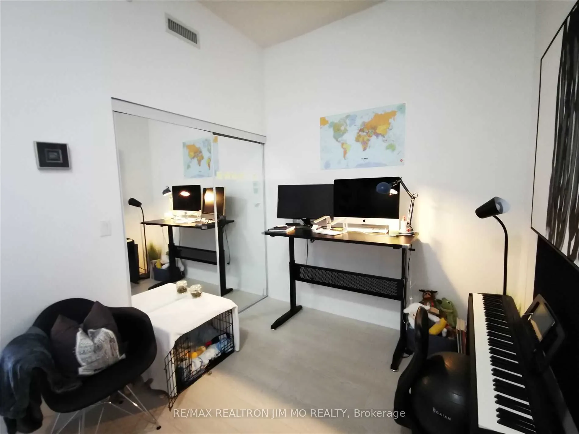 20 Bruyeres Mews, #727