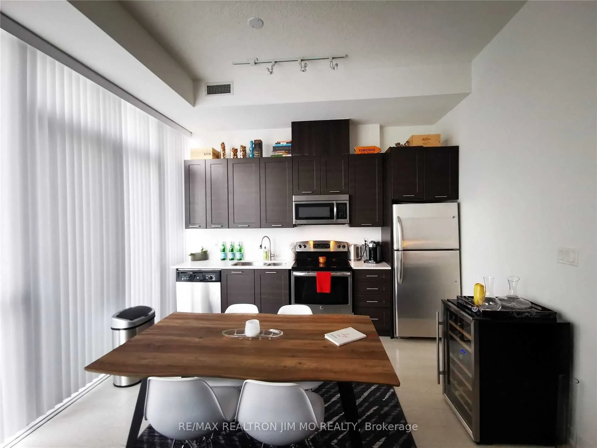 20 Bruyeres Mews, #727
