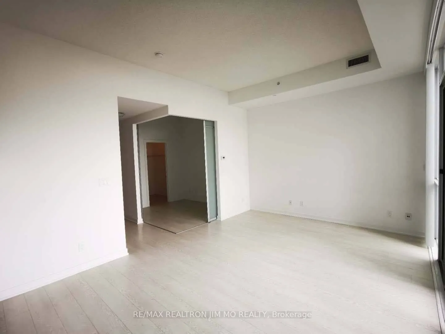 20 Bruyeres Mews, #727