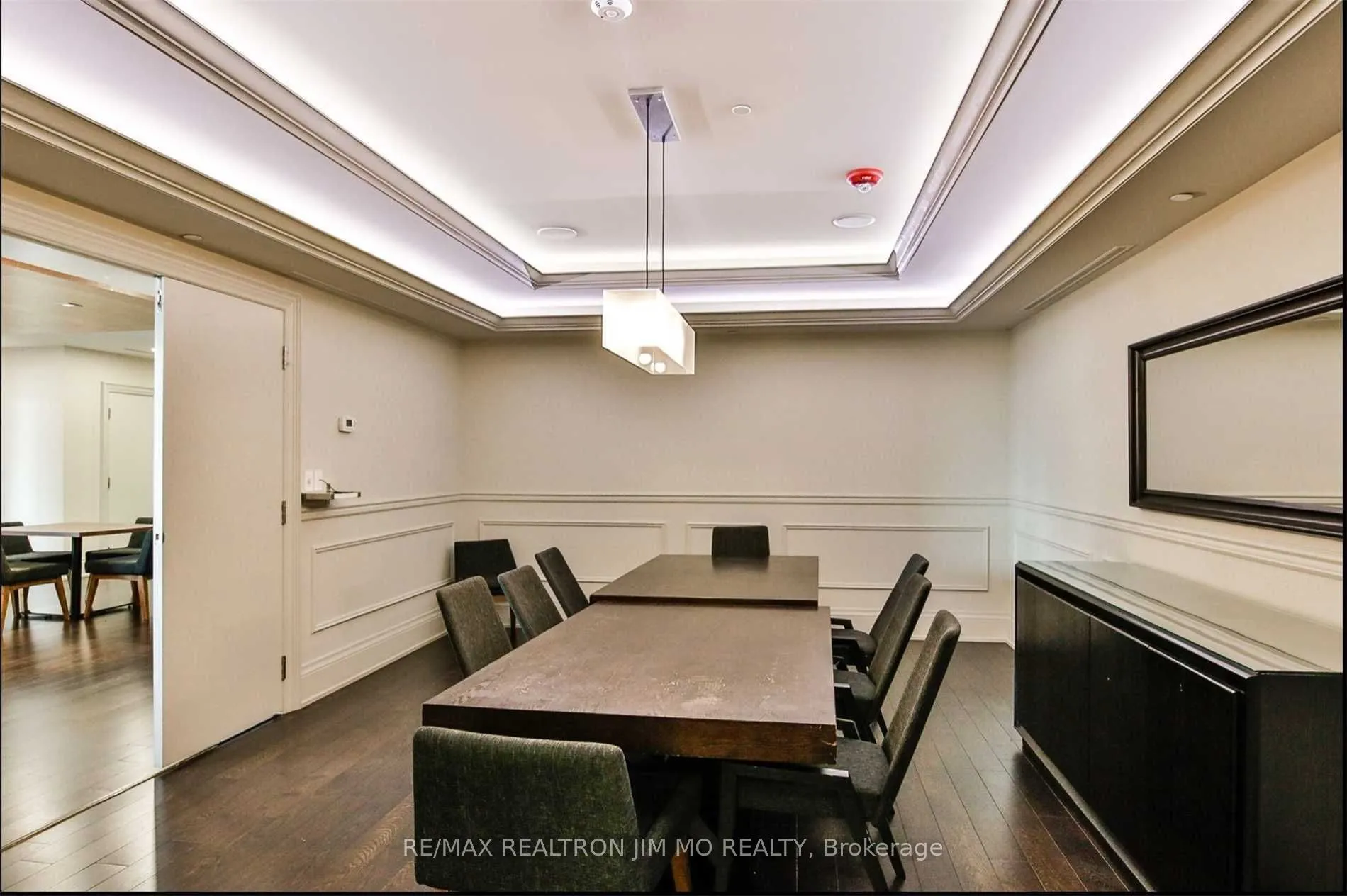 20 Bruyeres Mews, #727
