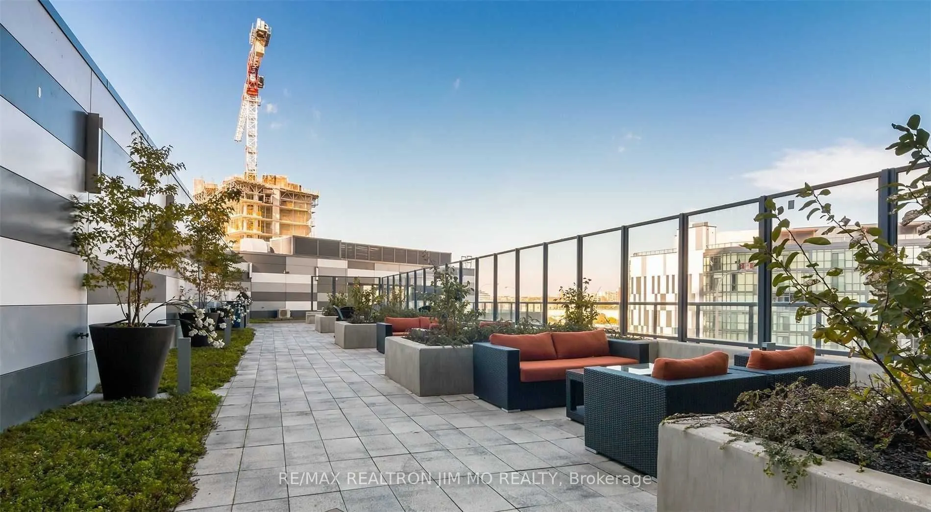 20 Bruyeres Mews, #727