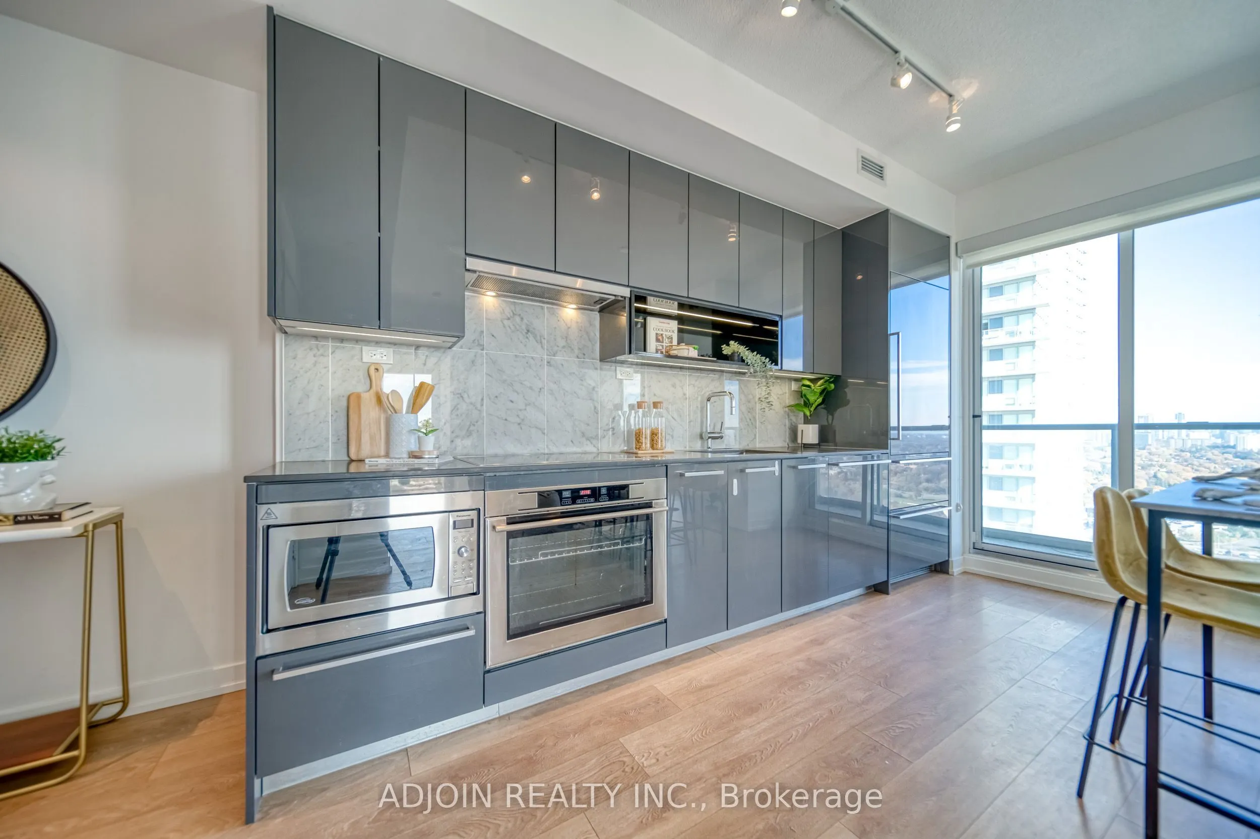 115 Mcmahon Drive, #3110