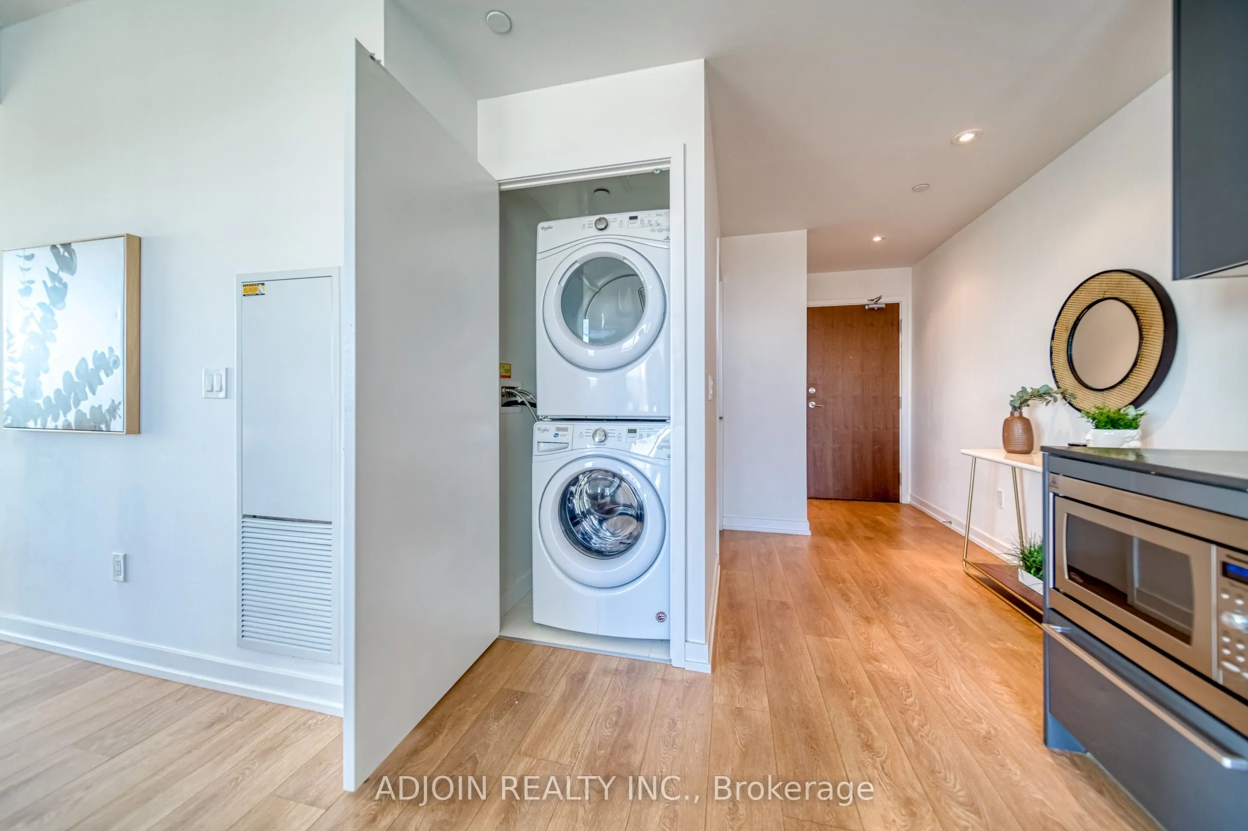 115 Mcmahon Drive, #3110
