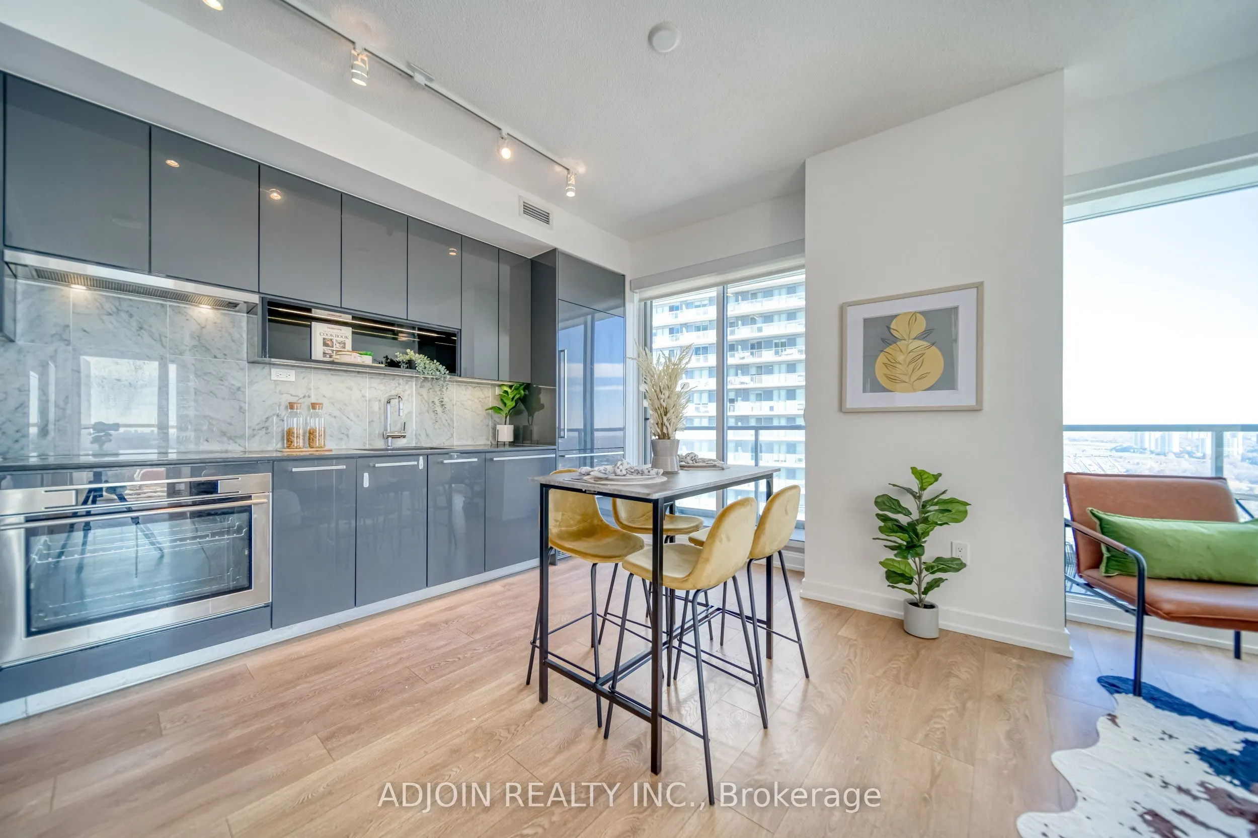 115 Mcmahon Drive, #3110
