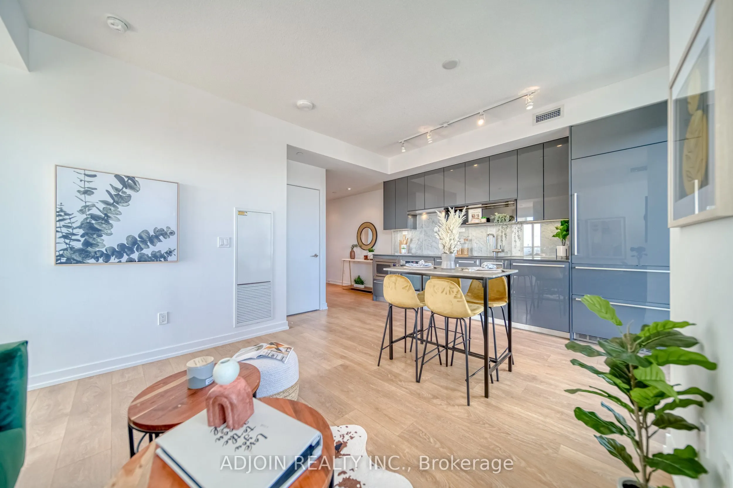 115 Mcmahon Drive, #3110