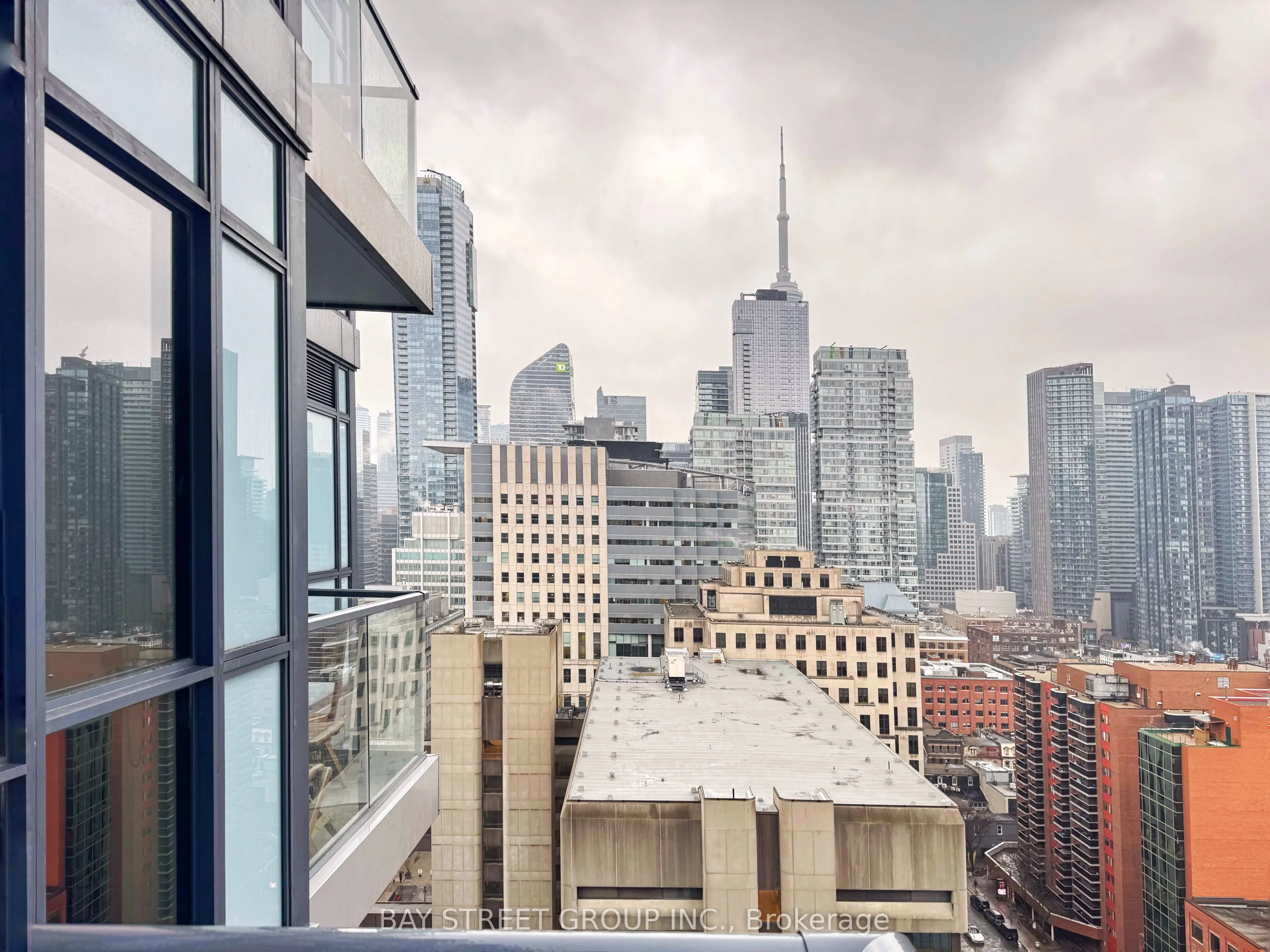 210 Simcoe Street, #2008