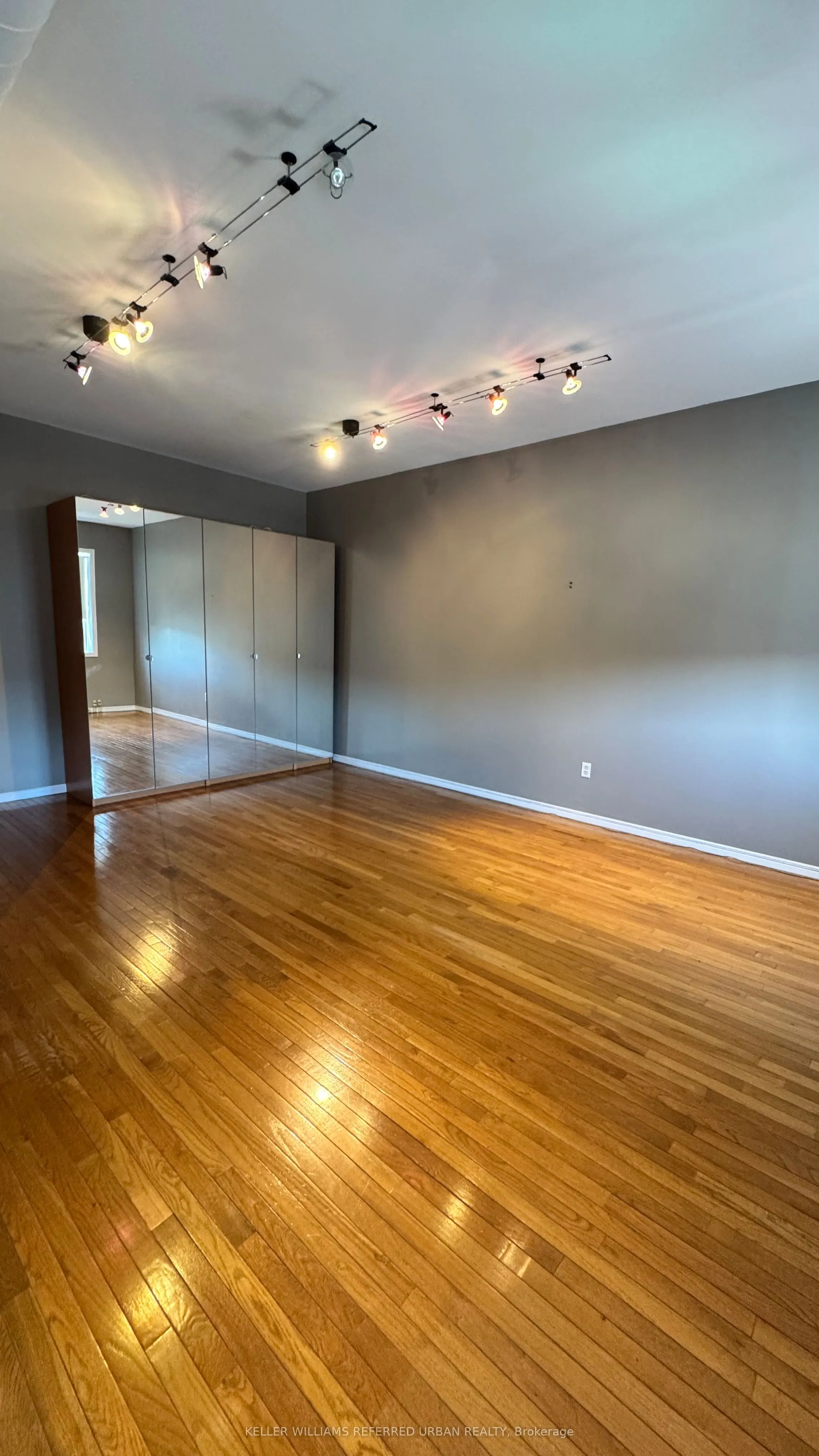 2021 Avenue Road, #upper level