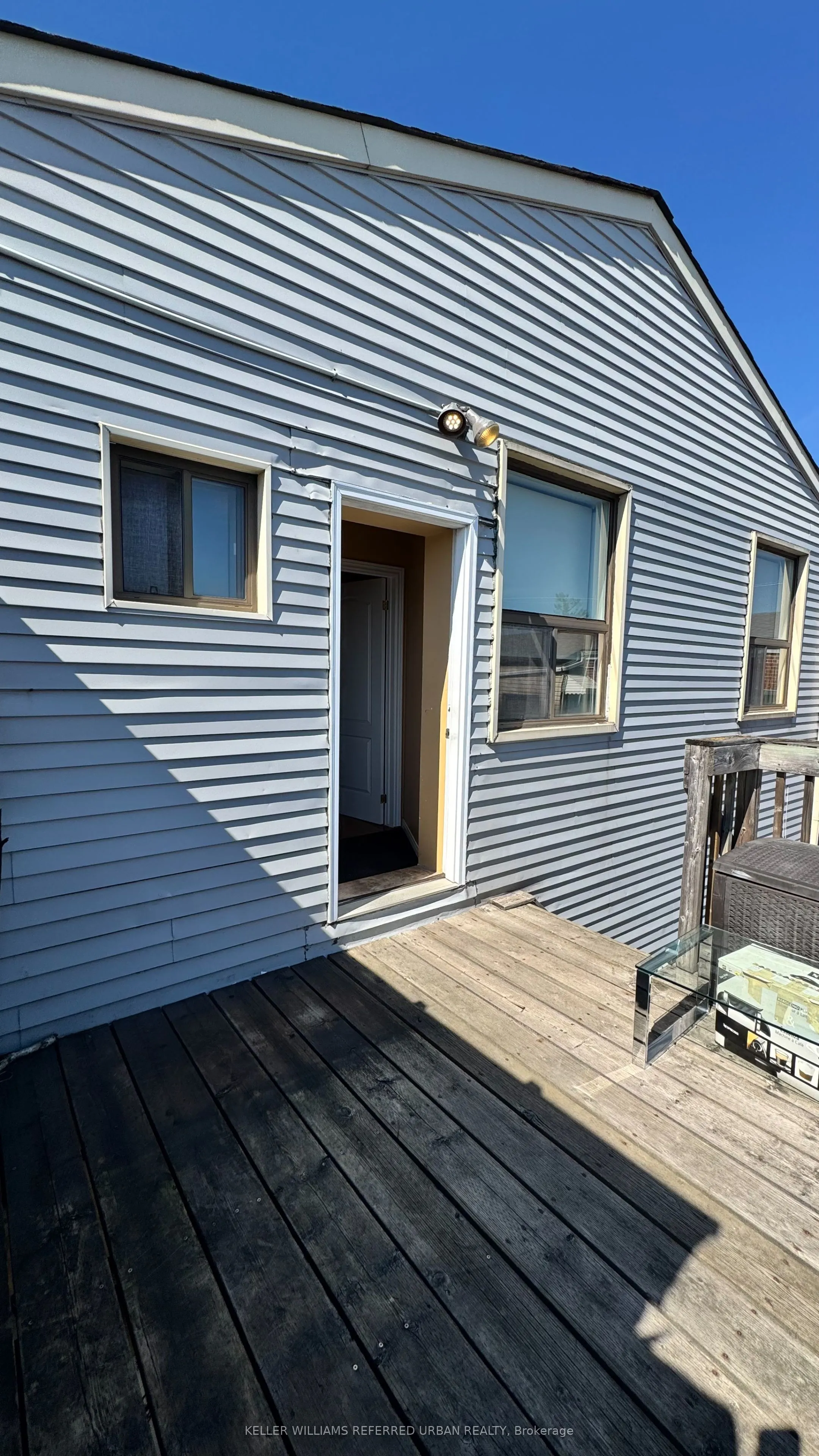 2021 Avenue Road, #upper level