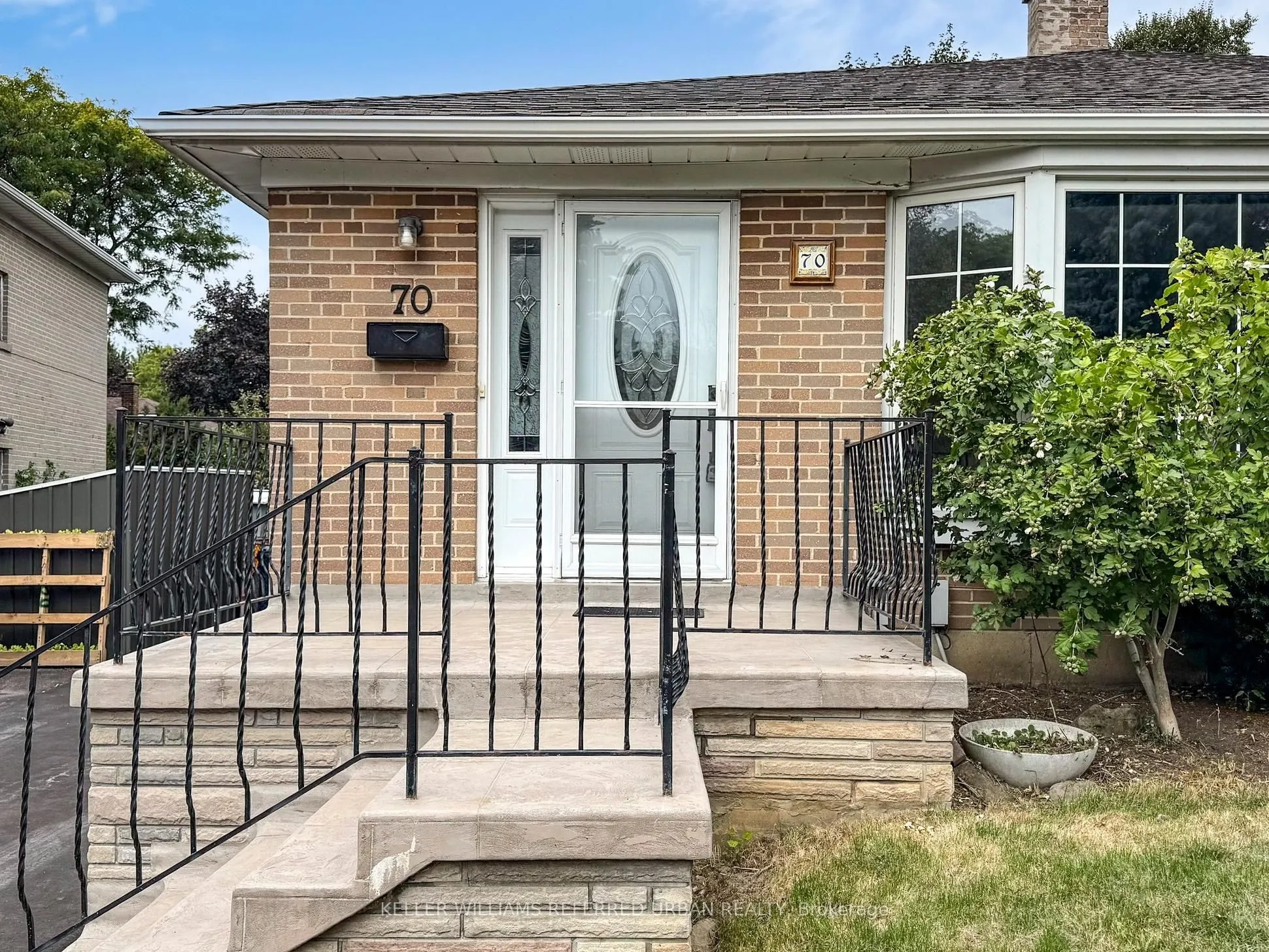70 Crossbow Crescent