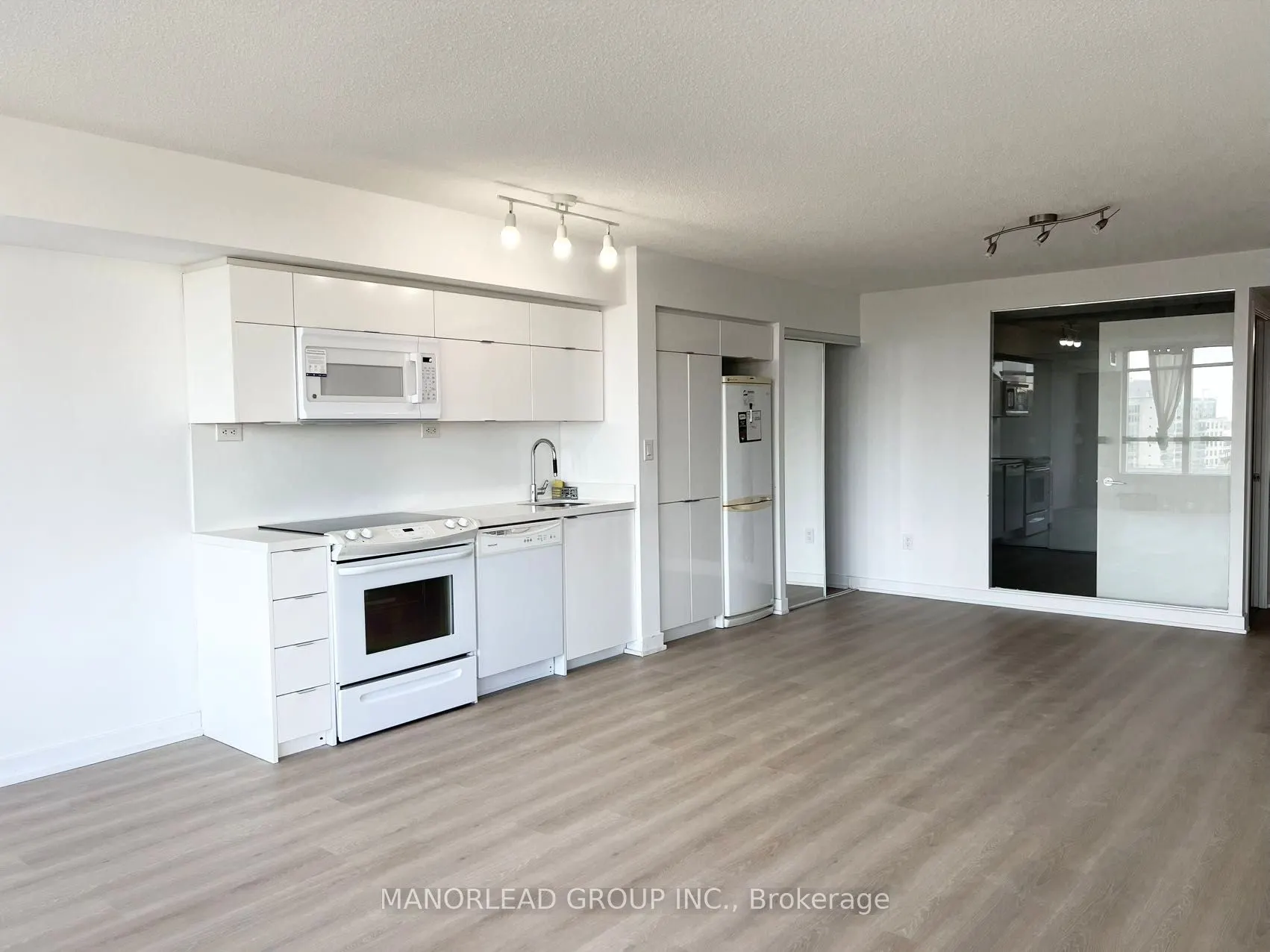 151 Dan Leckie Way, #758