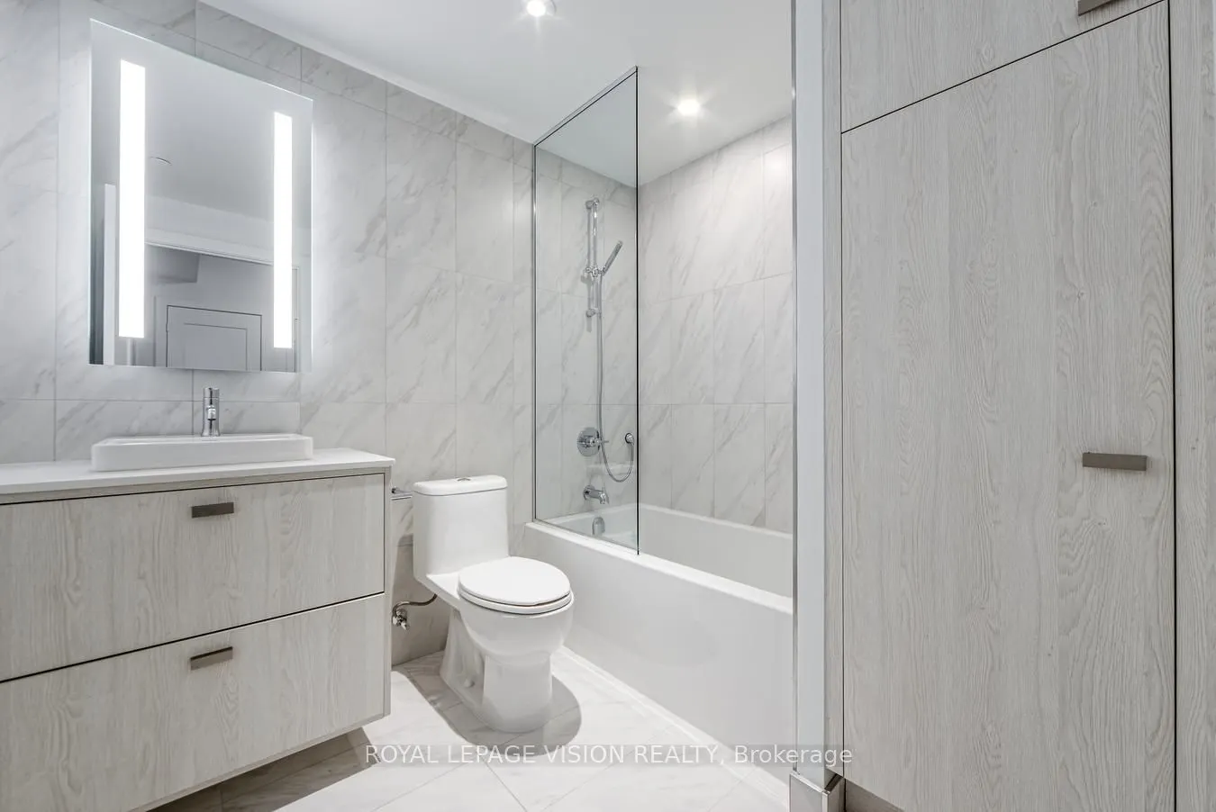 480 Front St Street, #1209