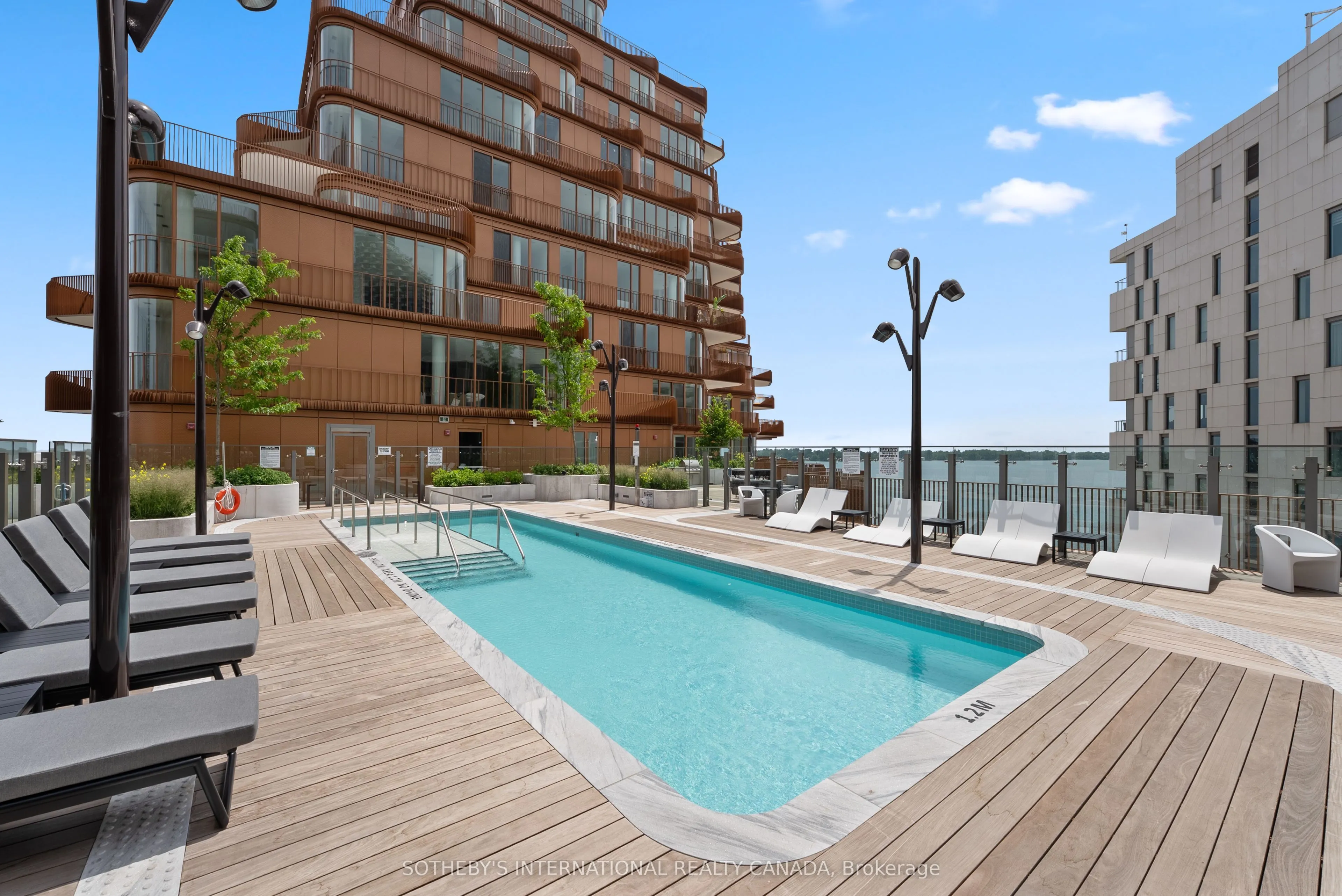 155 Merchants' Wharf, #931