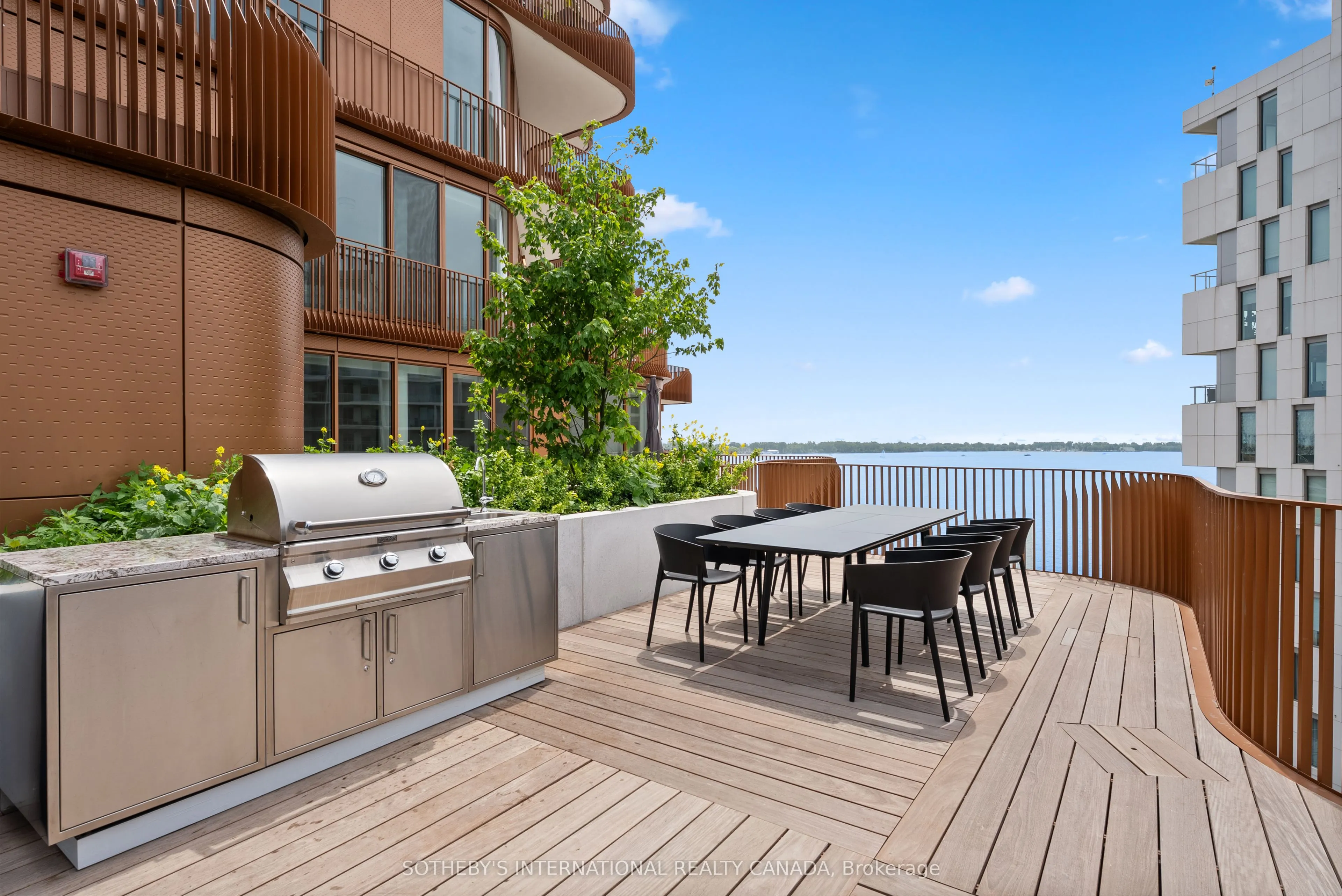 155 Merchants' Wharf, #931
