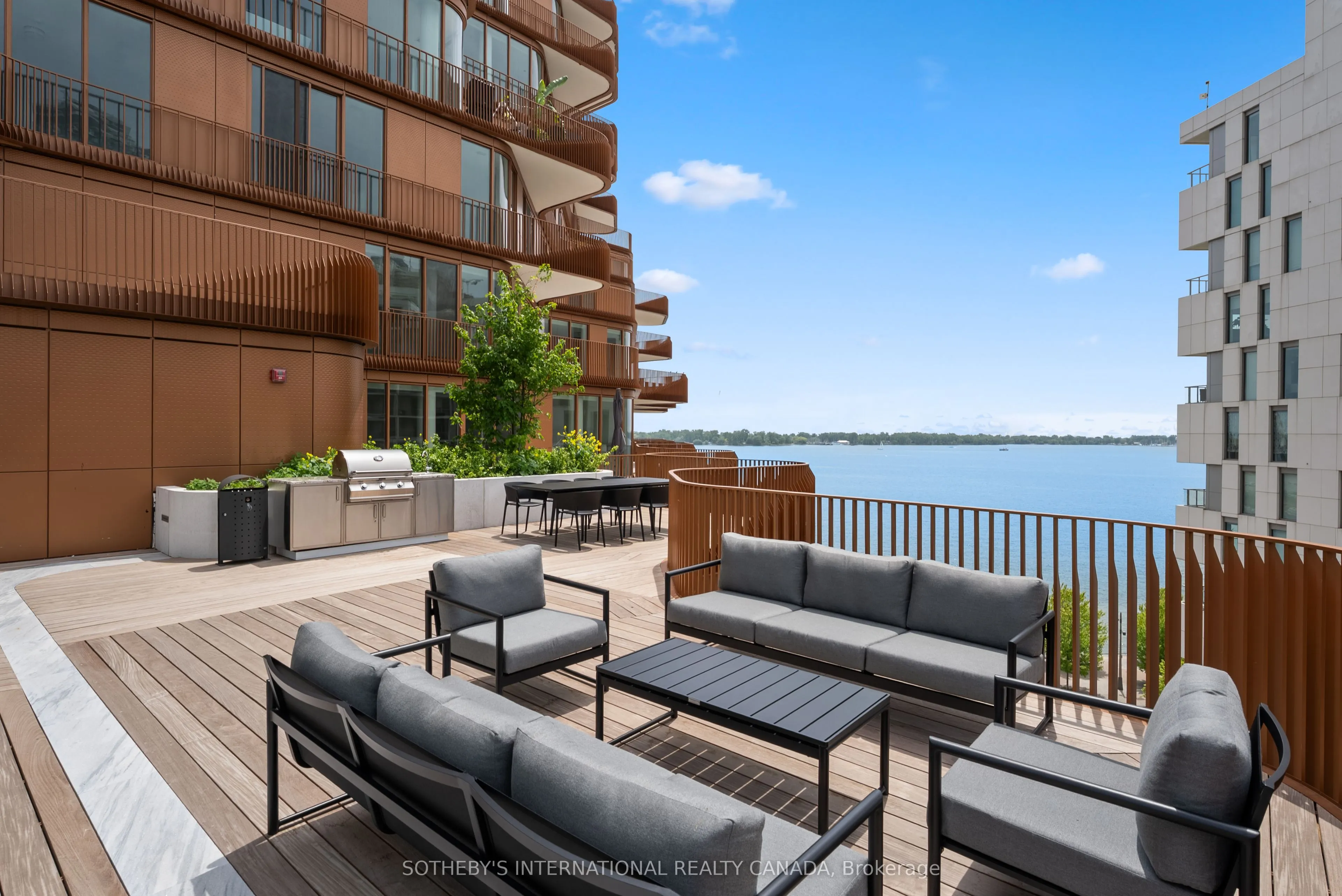 155 Merchants' Wharf, #931