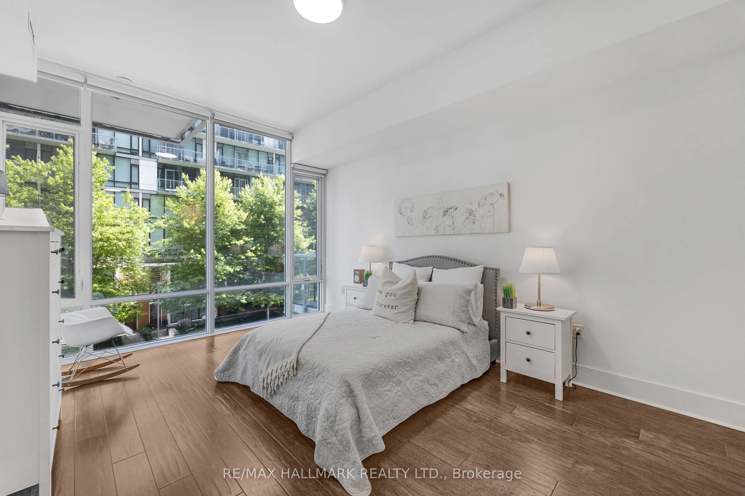 29 Queens Quay E, #318