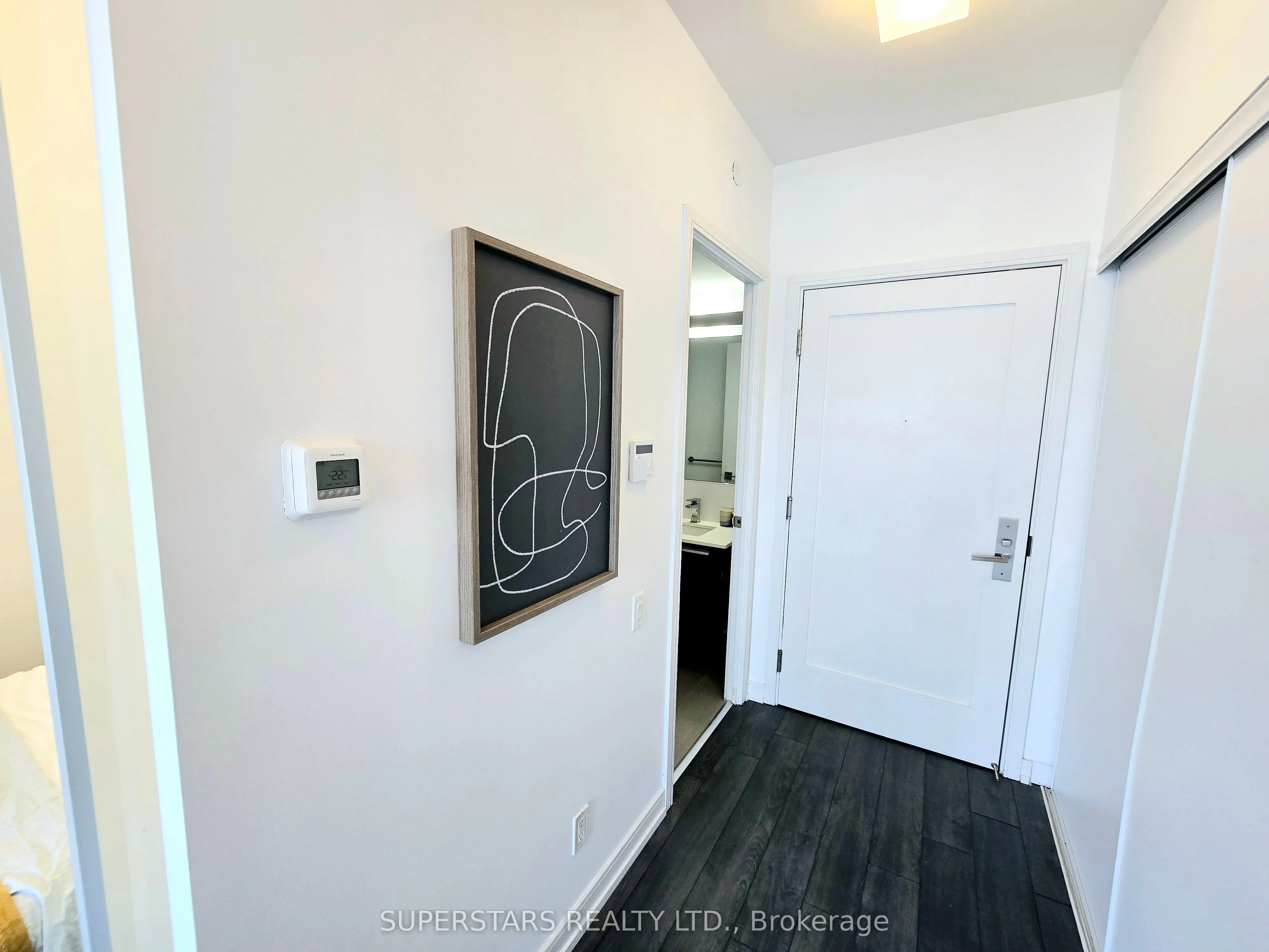 28 Wellesley Street E, #2908