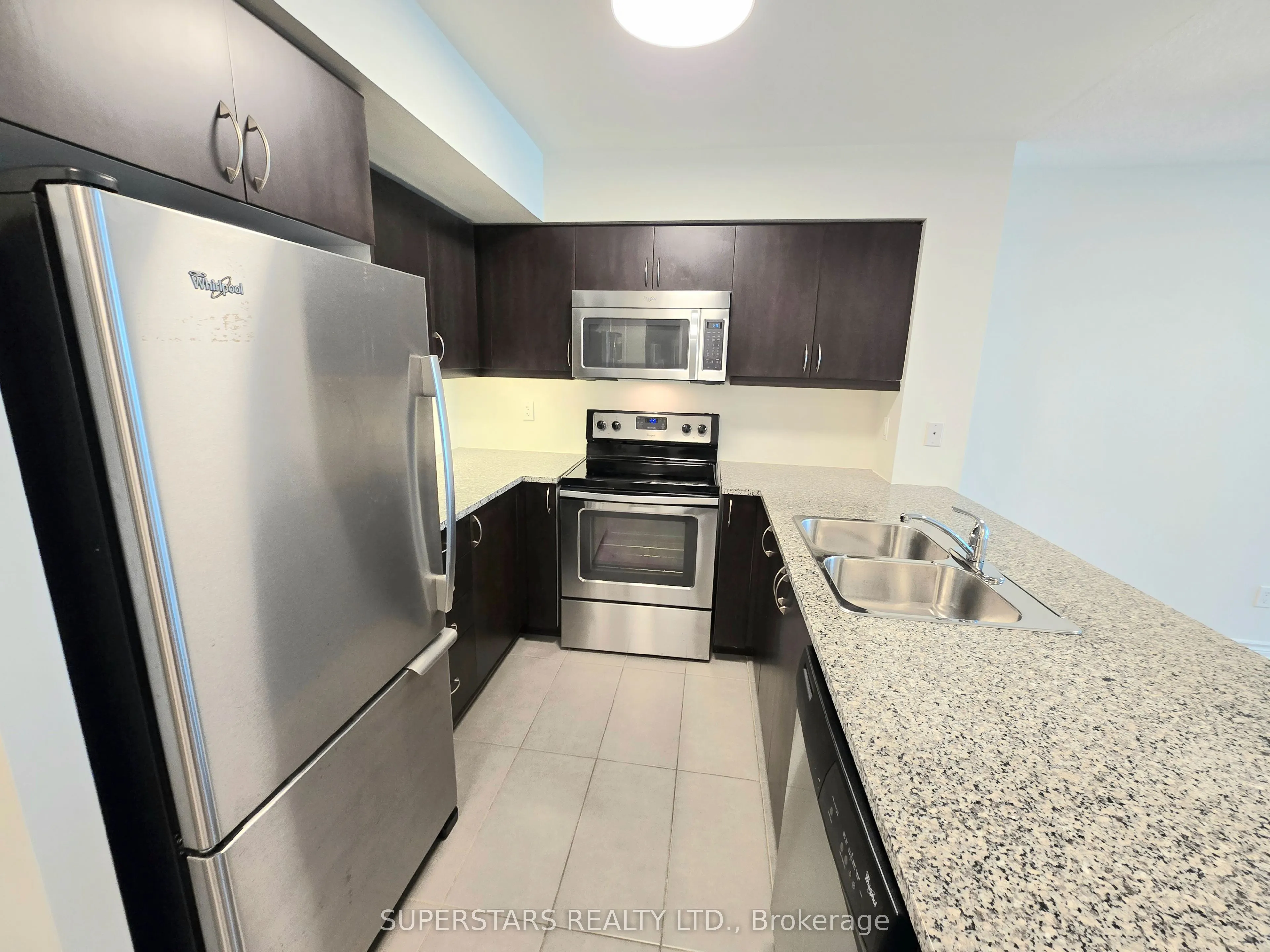 25 Lower Simcoe Street, #703