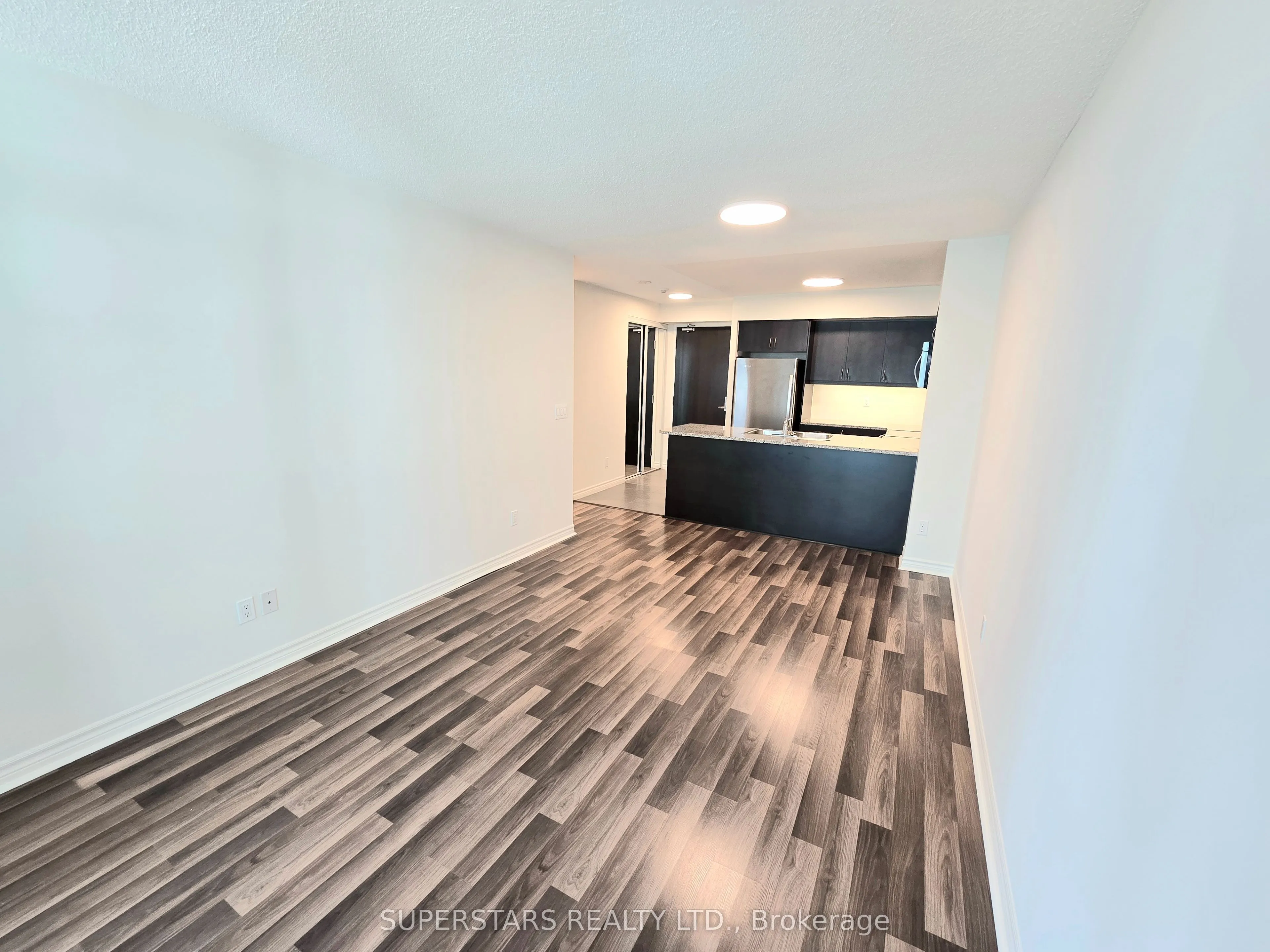 25 Lower Simcoe Street, #703