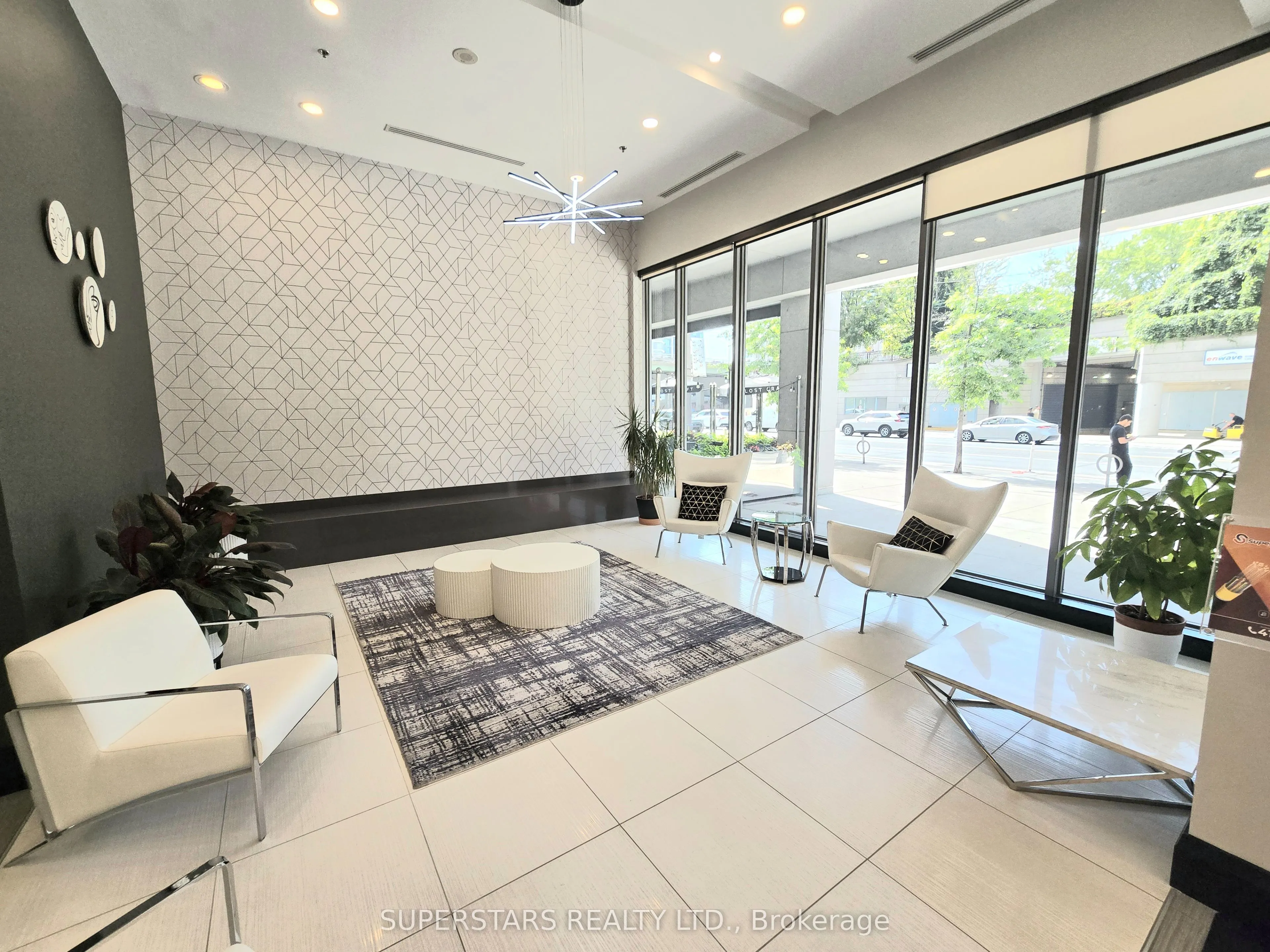 25 Lower Simcoe Street, #703