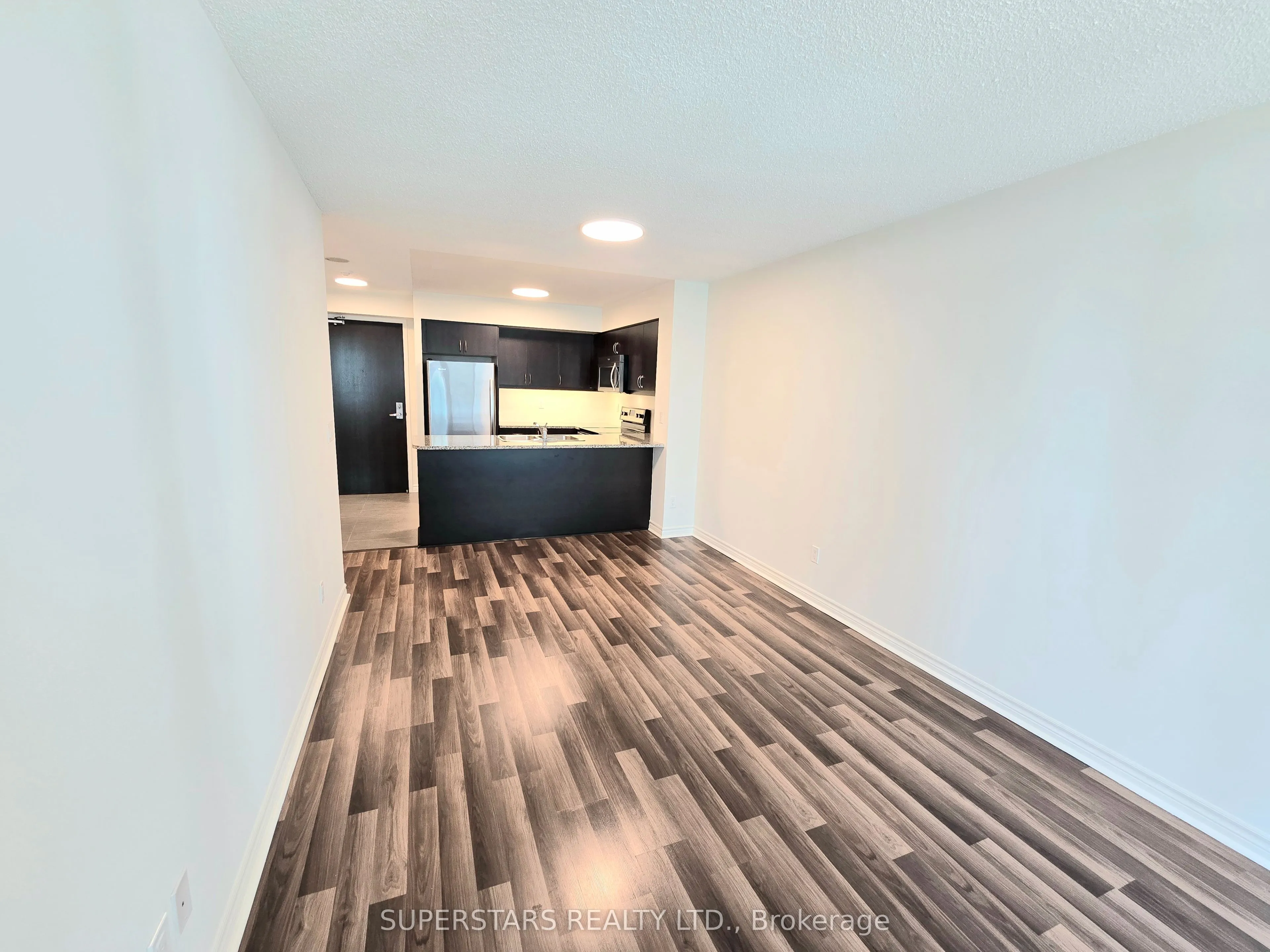 25 Lower Simcoe Street, #703