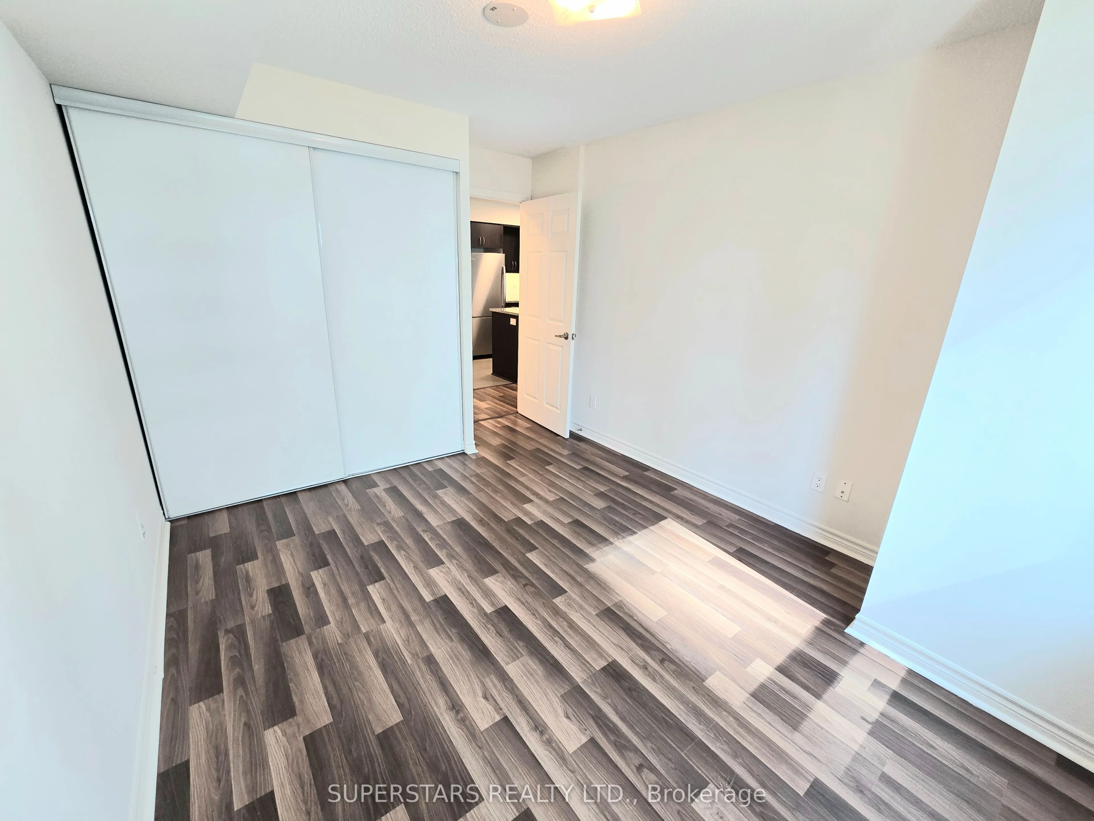 25 Lower Simcoe Street, #703