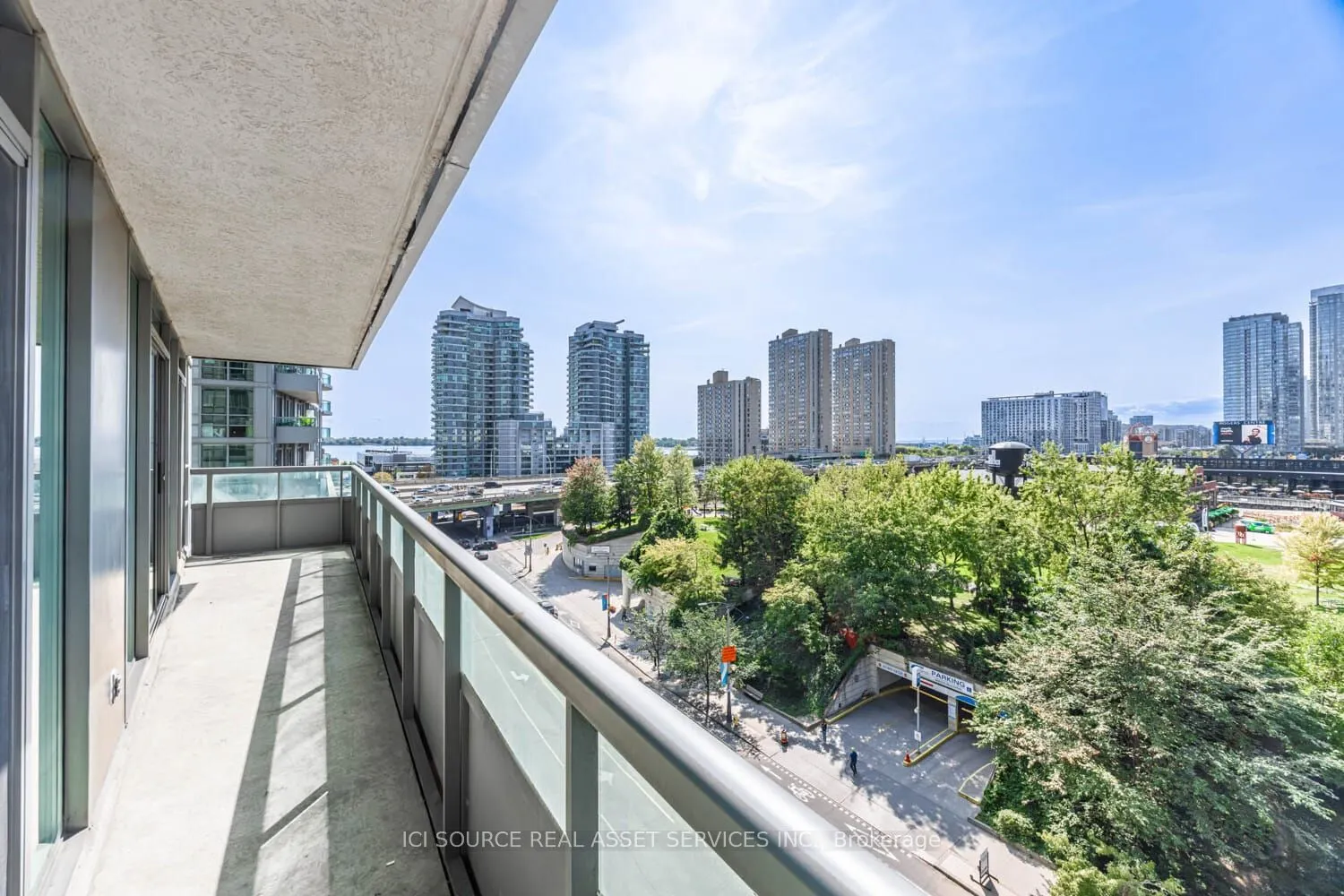 51 Lower Simcoe Street, #808