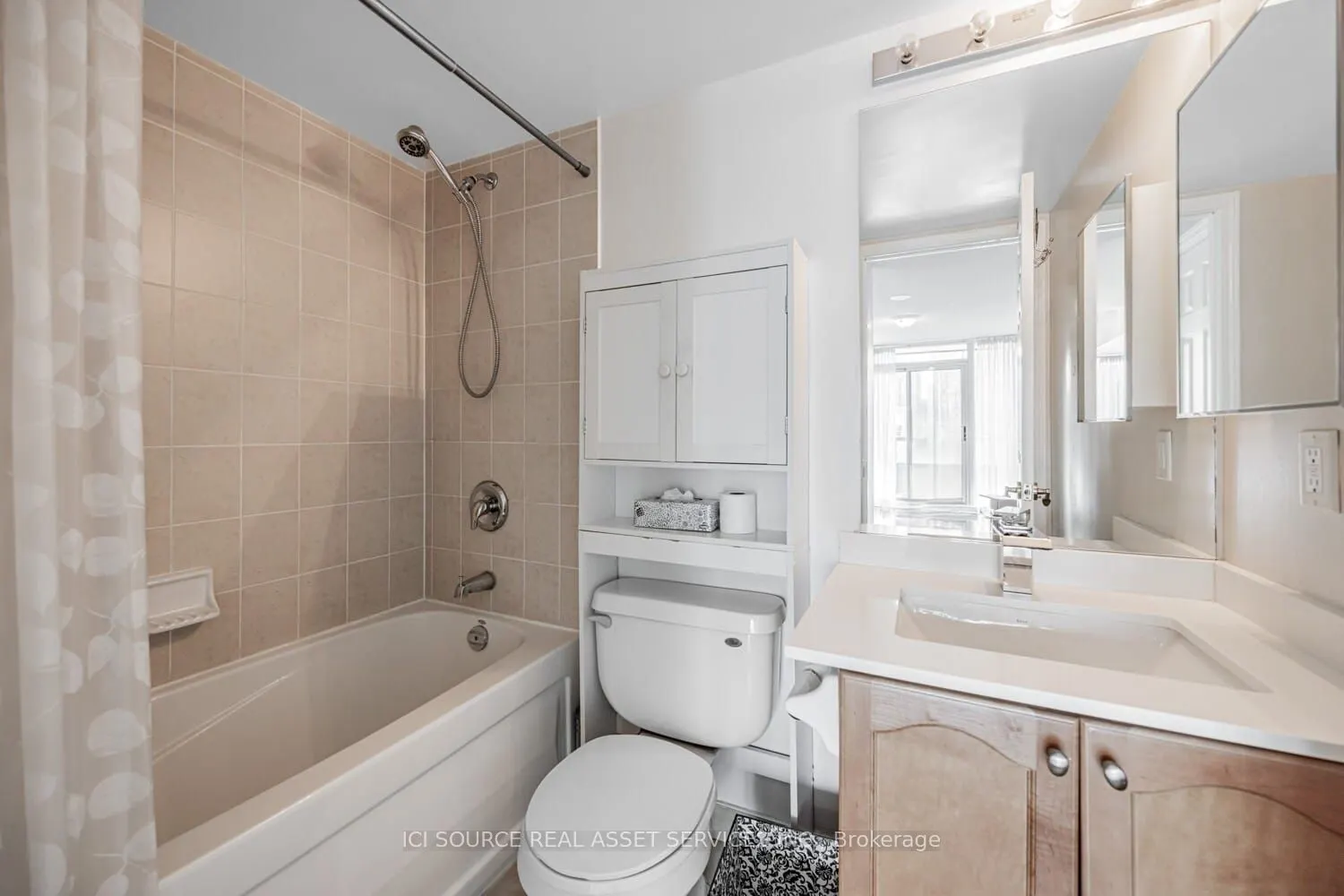 51 Lower Simcoe Street, #808