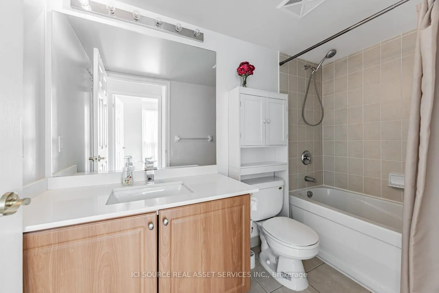 51 Lower Simcoe Street, #808