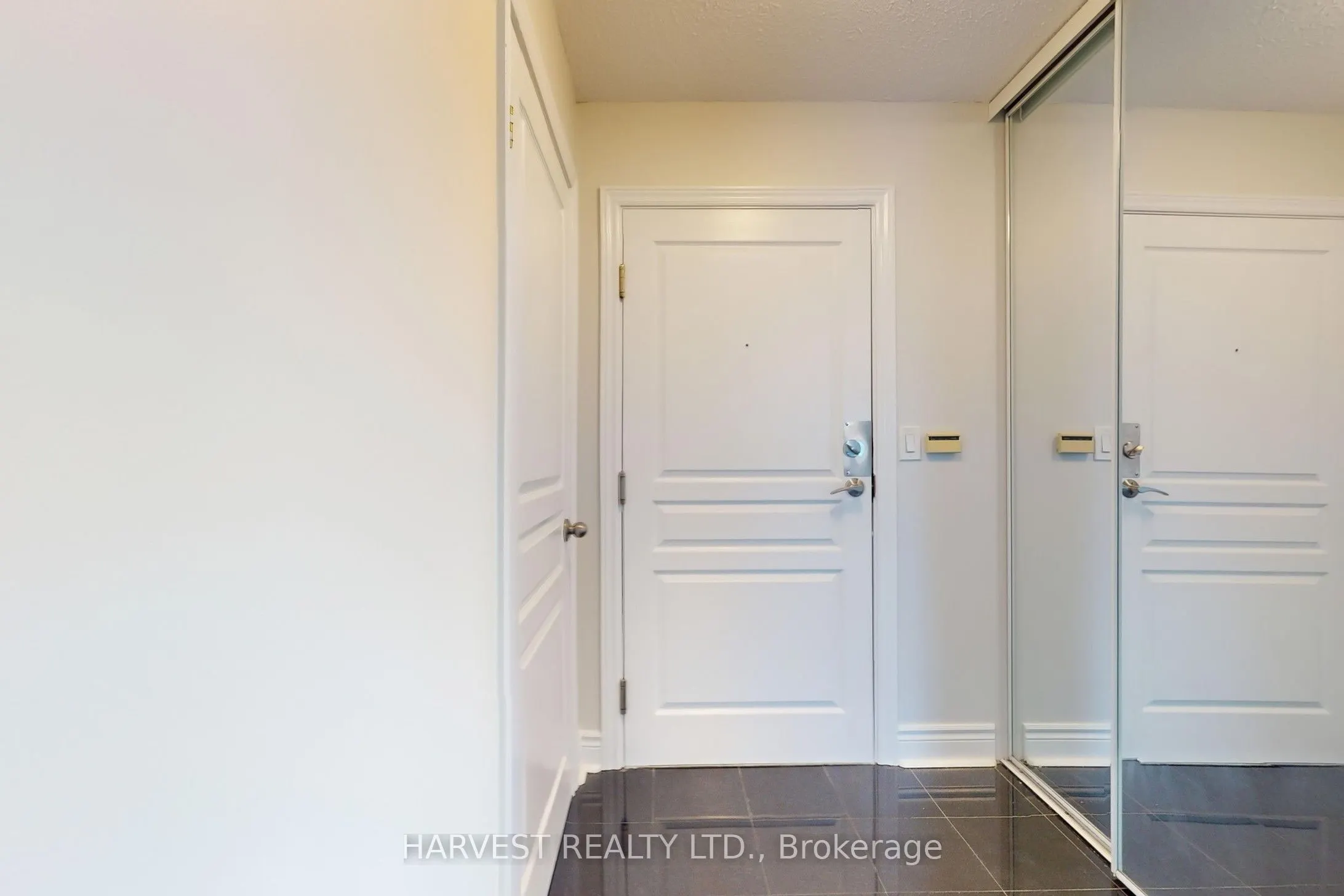 1 Hycrest Avenue, #607