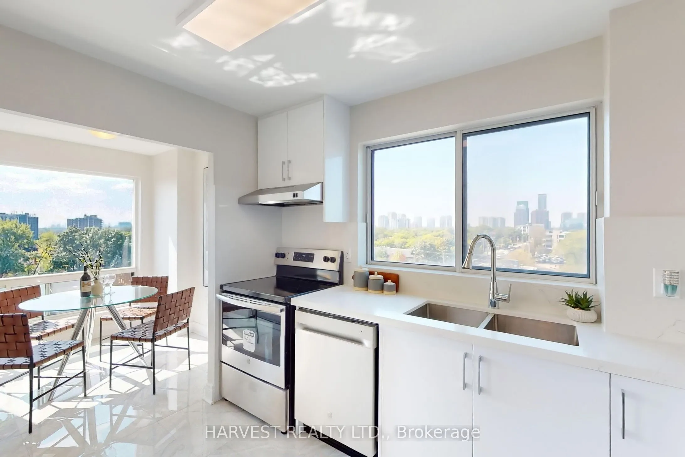 1 Hycrest Avenue, #607