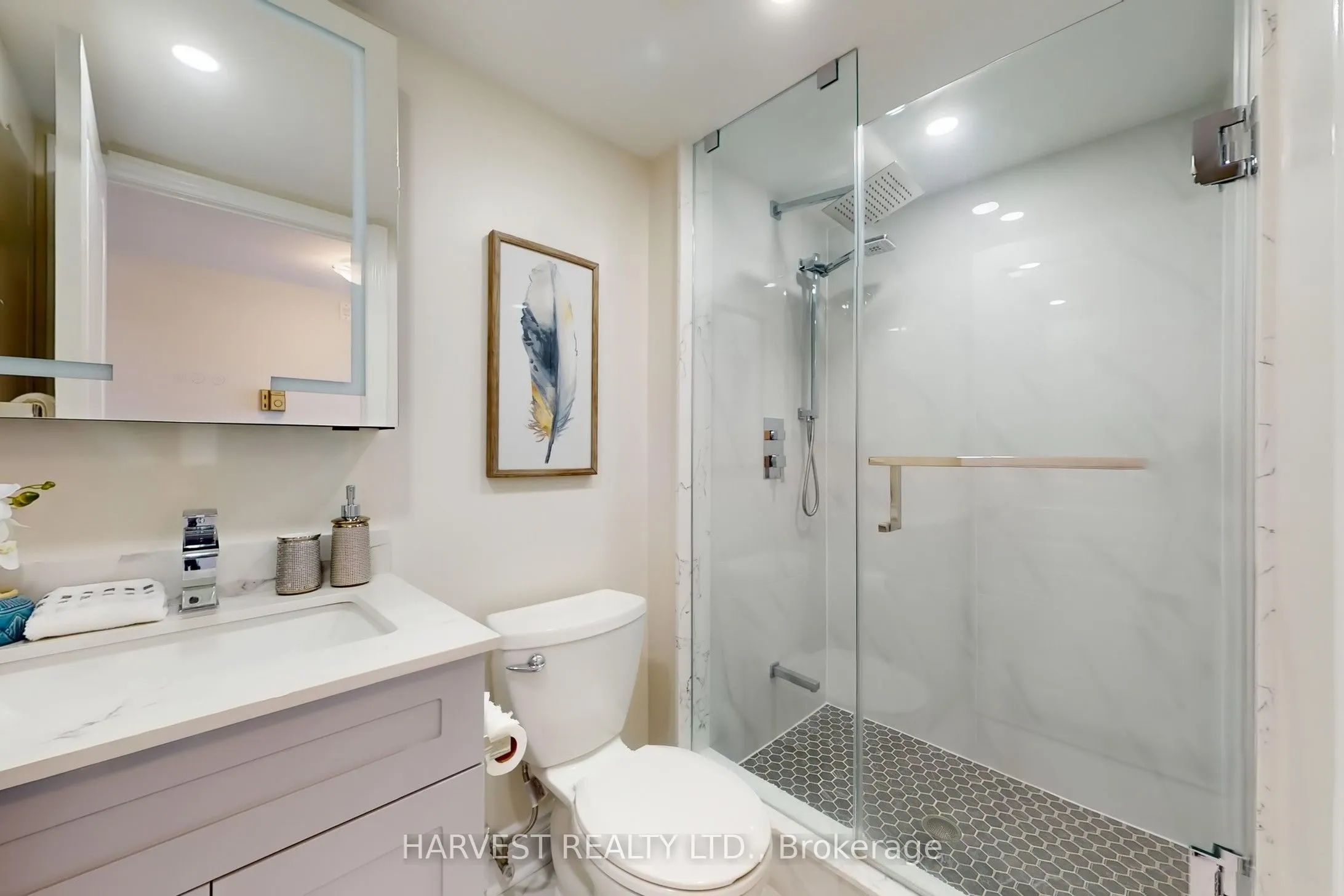 1 Hycrest Avenue, #607