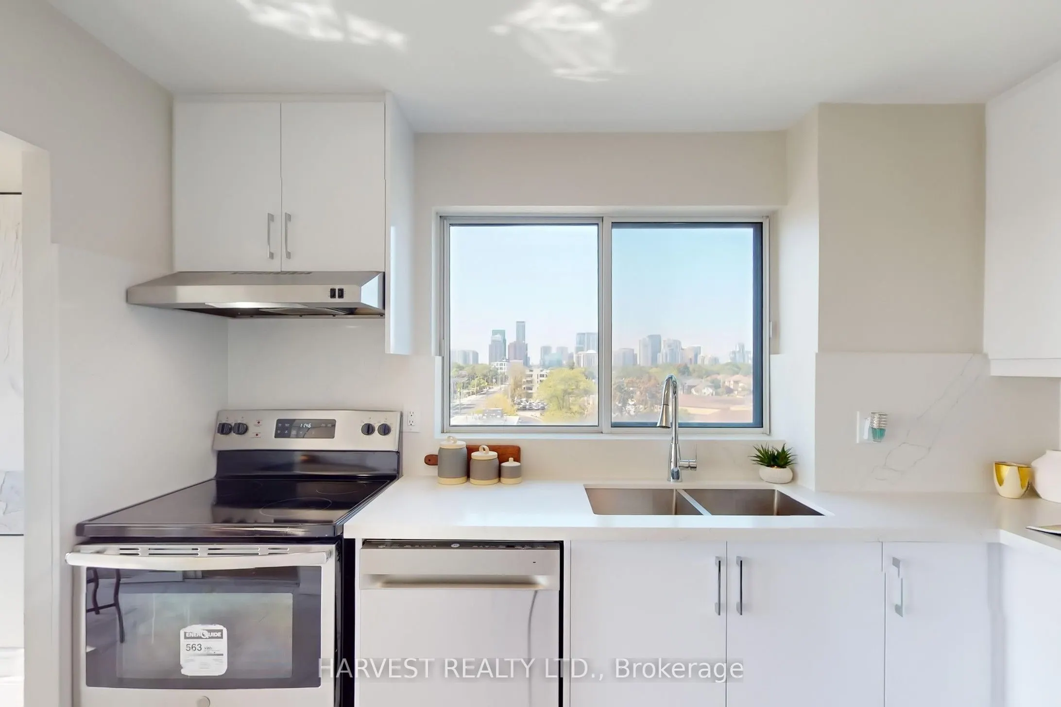 1 Hycrest Avenue, #607