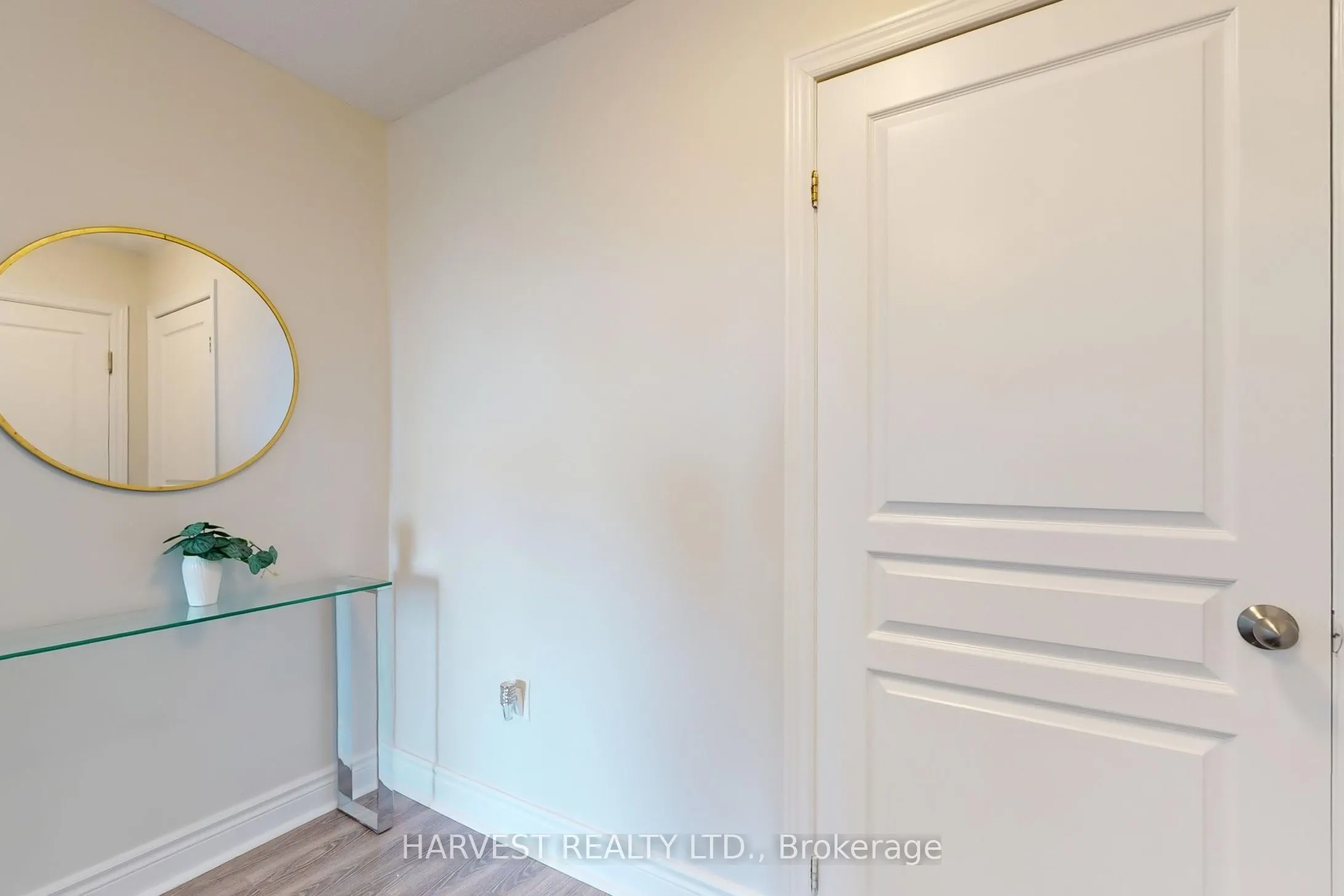 1 Hycrest Avenue, #607