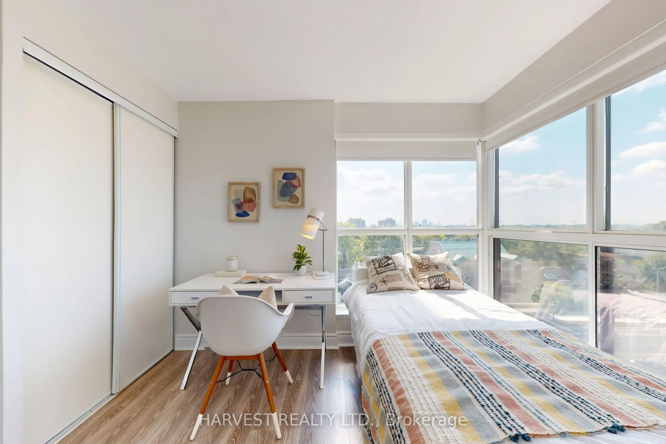 1 Hycrest Avenue, #607