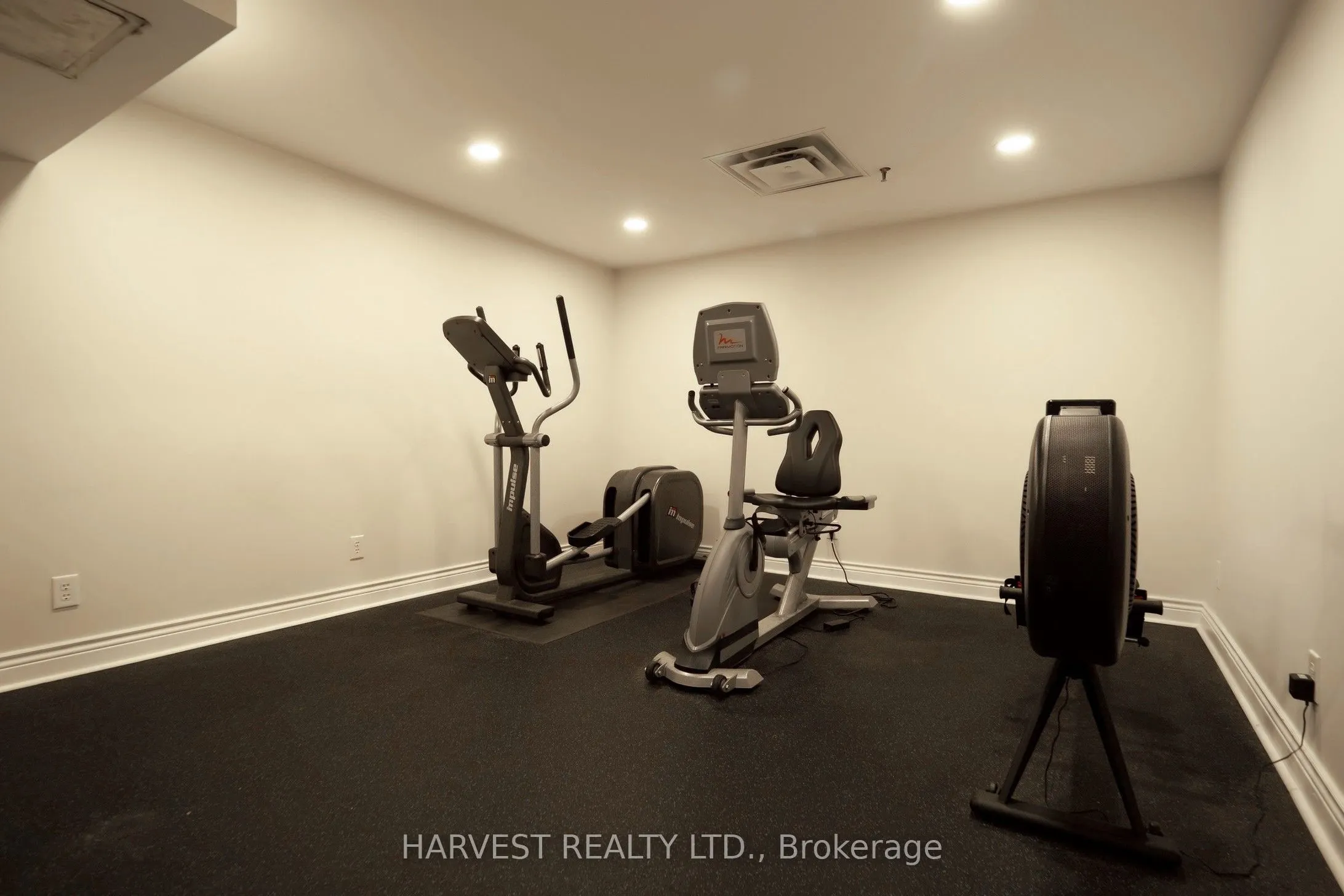 1 Hycrest Avenue, #607