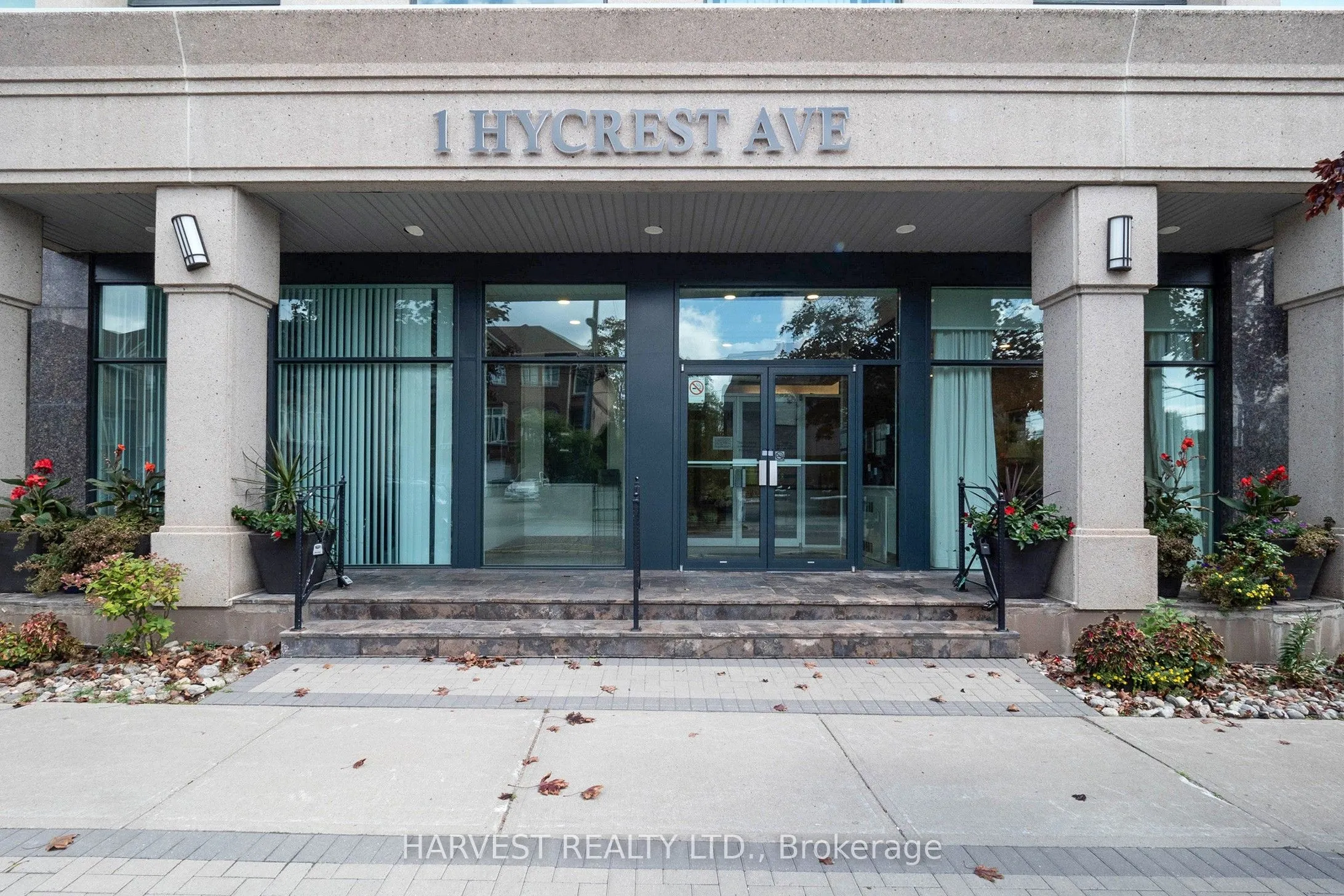 1 Hycrest Avenue, #607