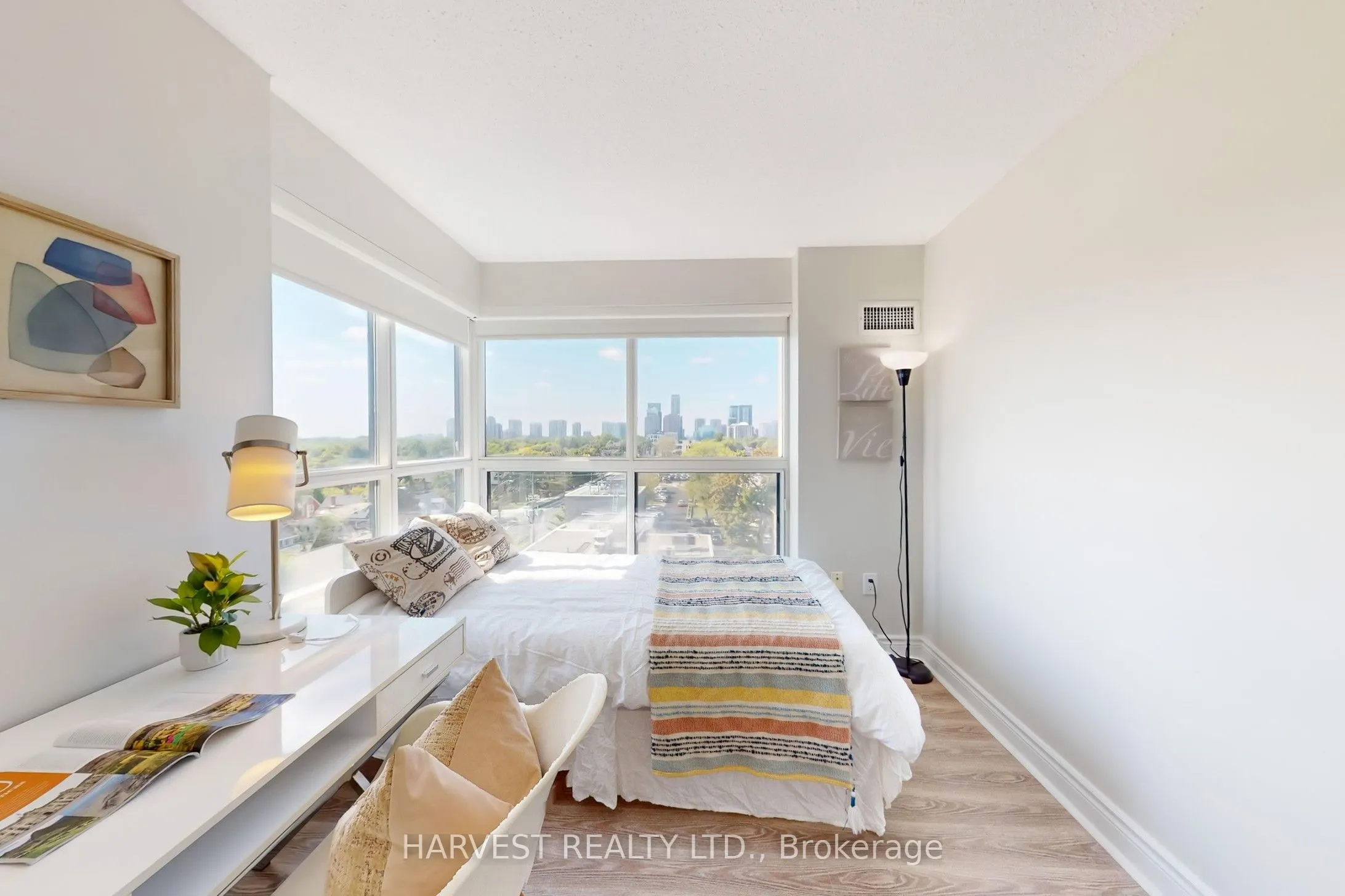 1 Hycrest Avenue, #607
