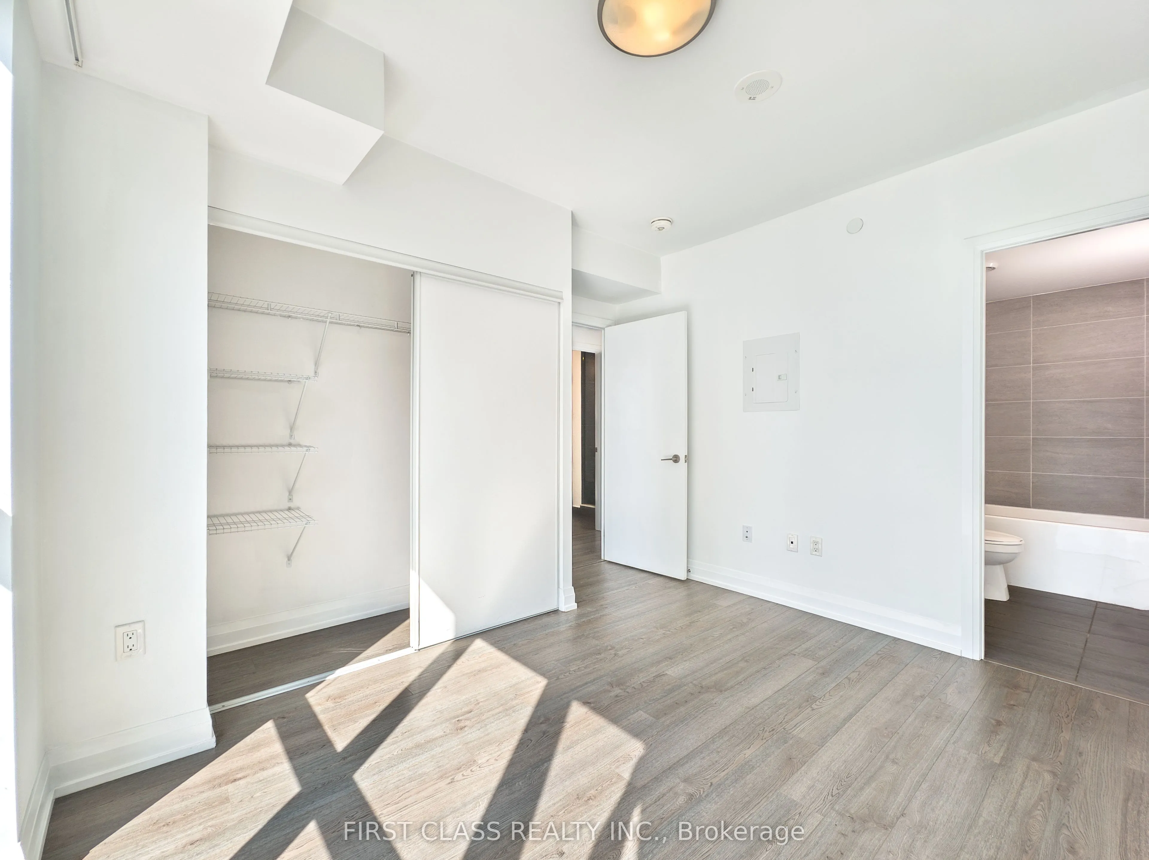 77 Mutual Street, #1805