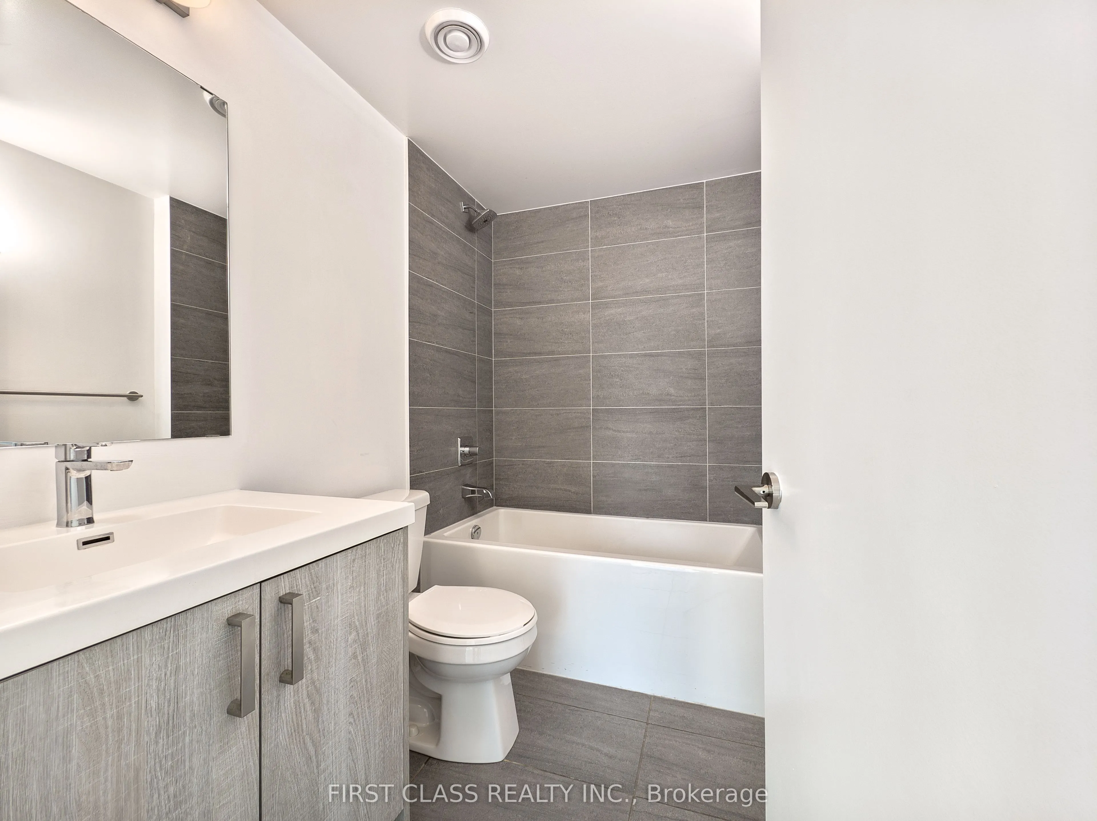 77 Mutual Street, #1805