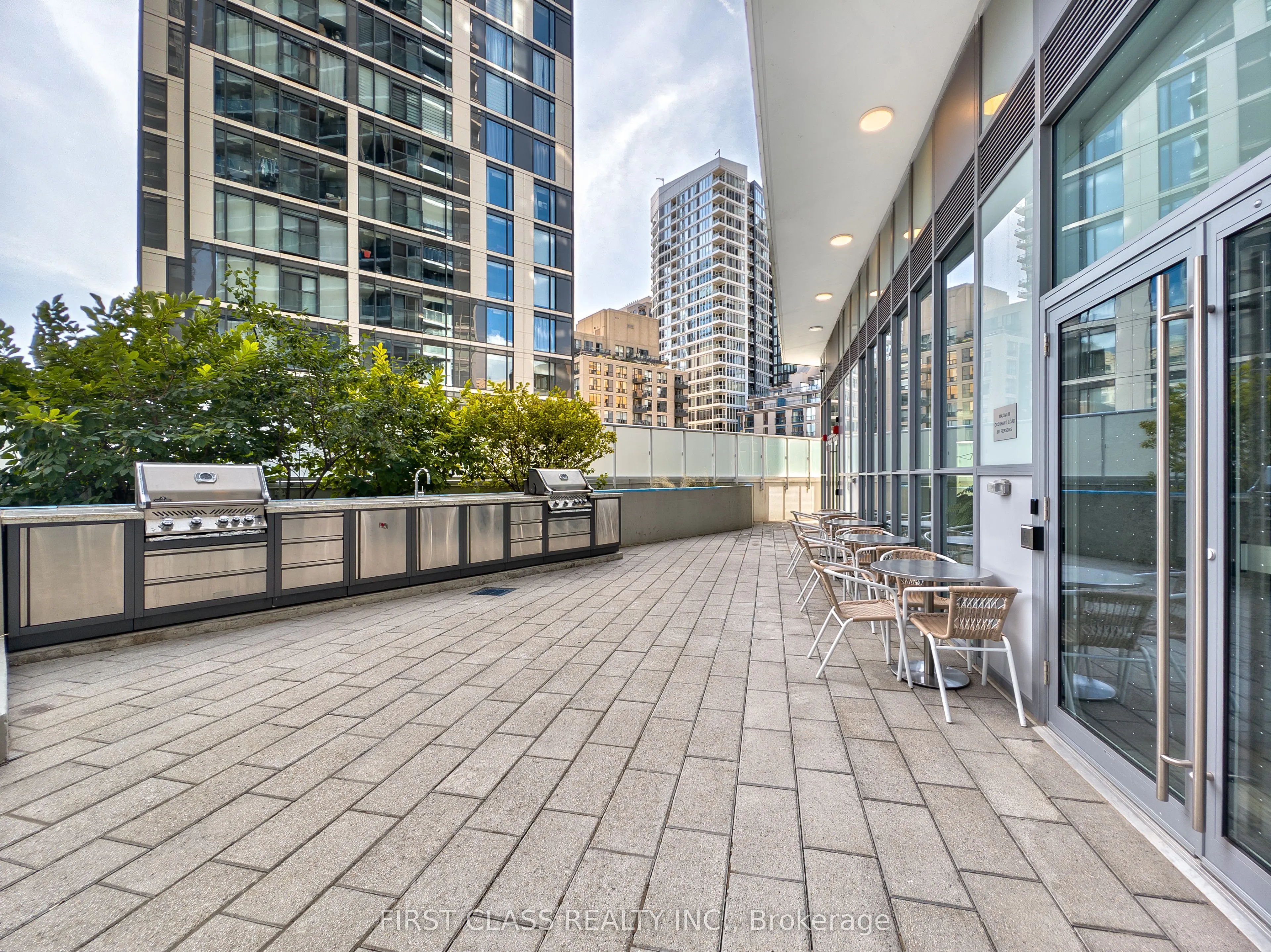 77 Mutual Street, #1805