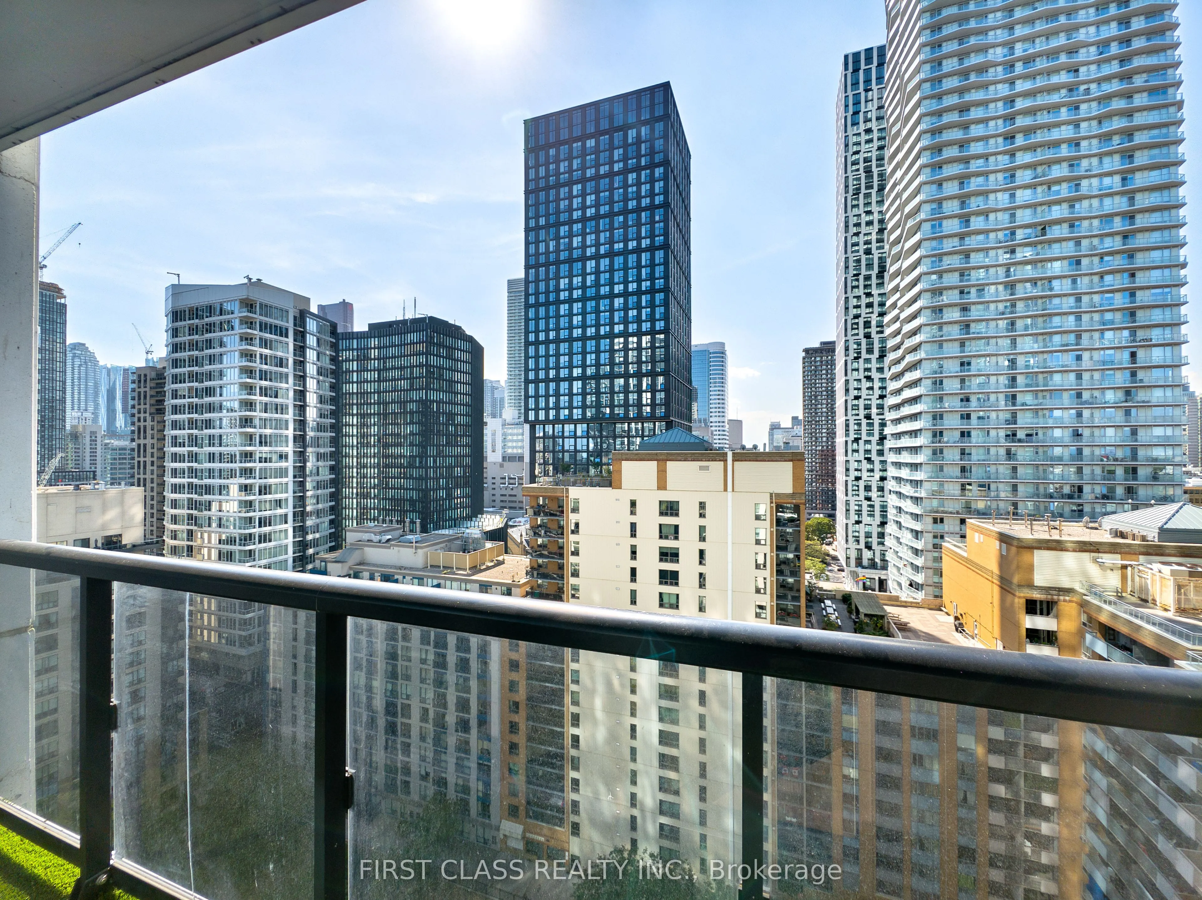 77 Mutual Street, #1805