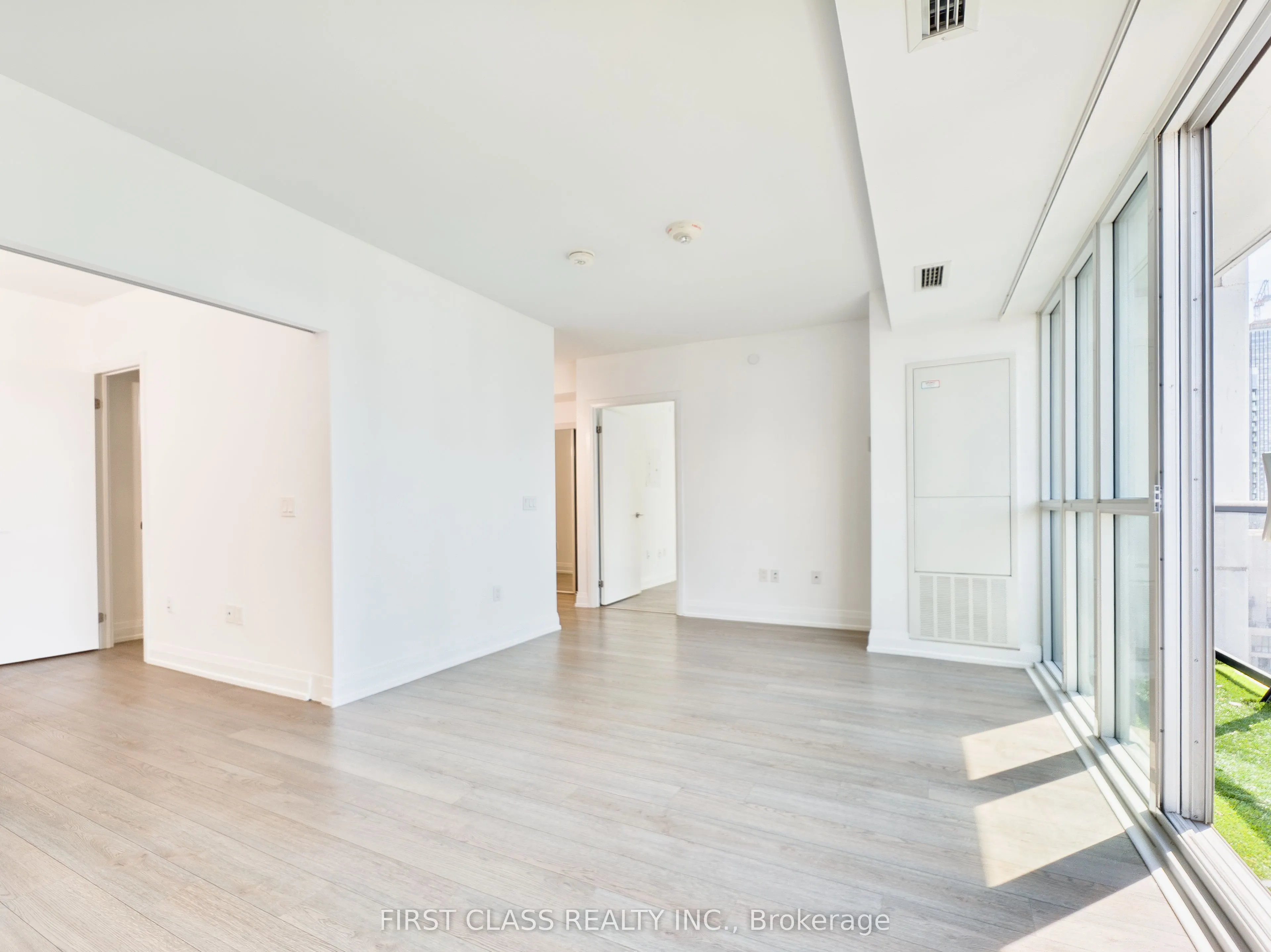 77 Mutual Street, #1805