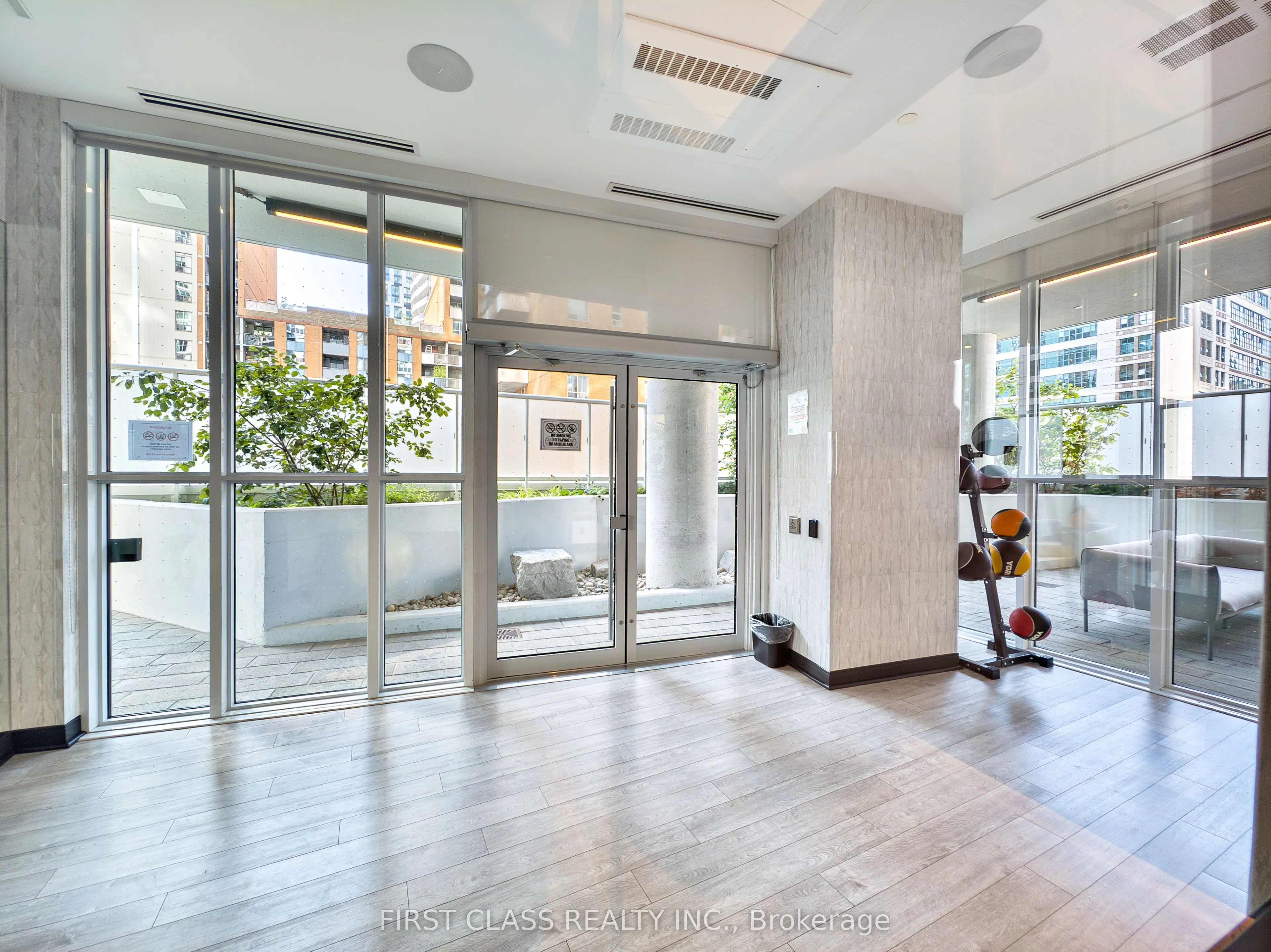 77 Mutual Street, #1805