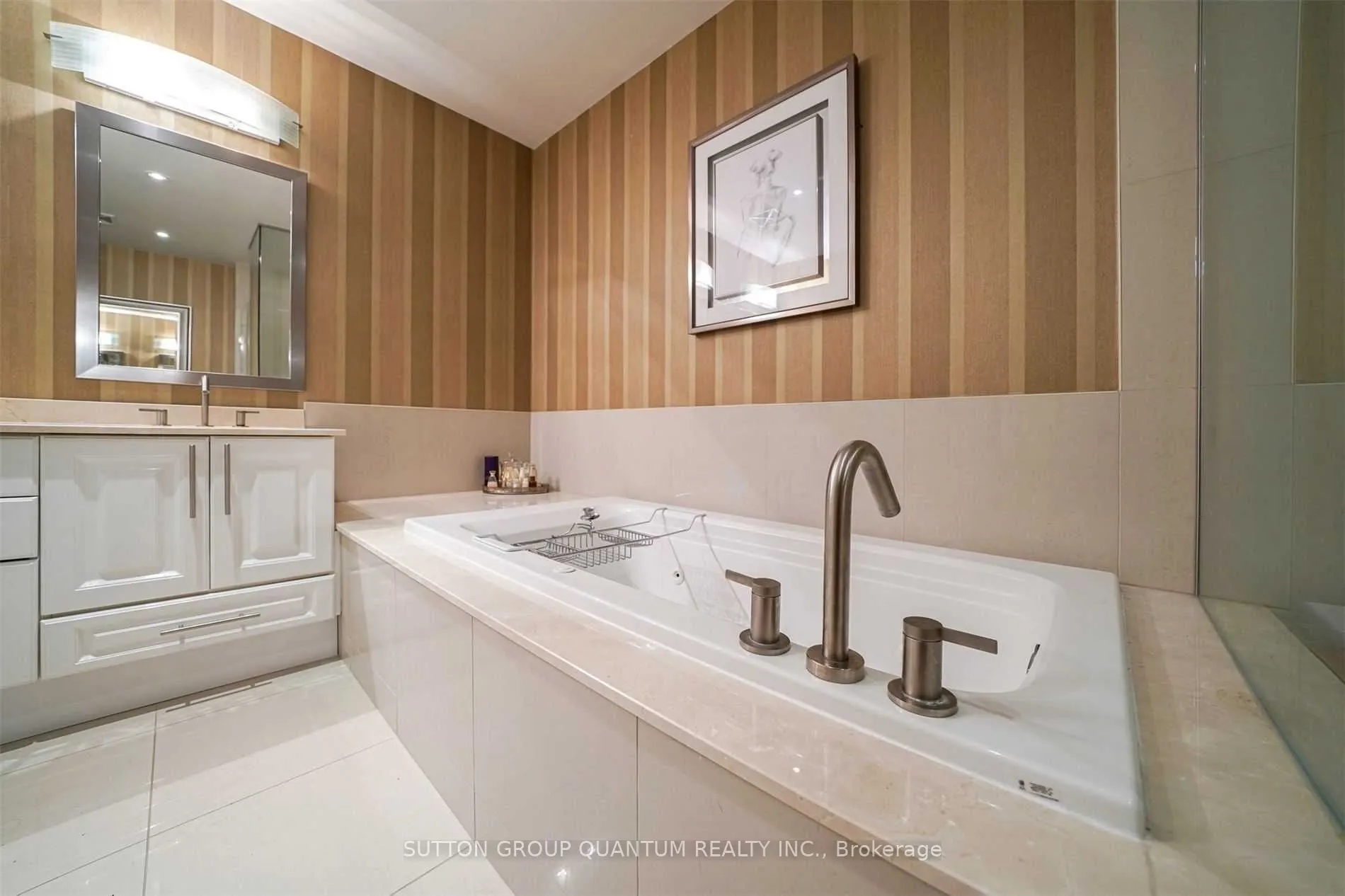 16 Harbour Street, #4902