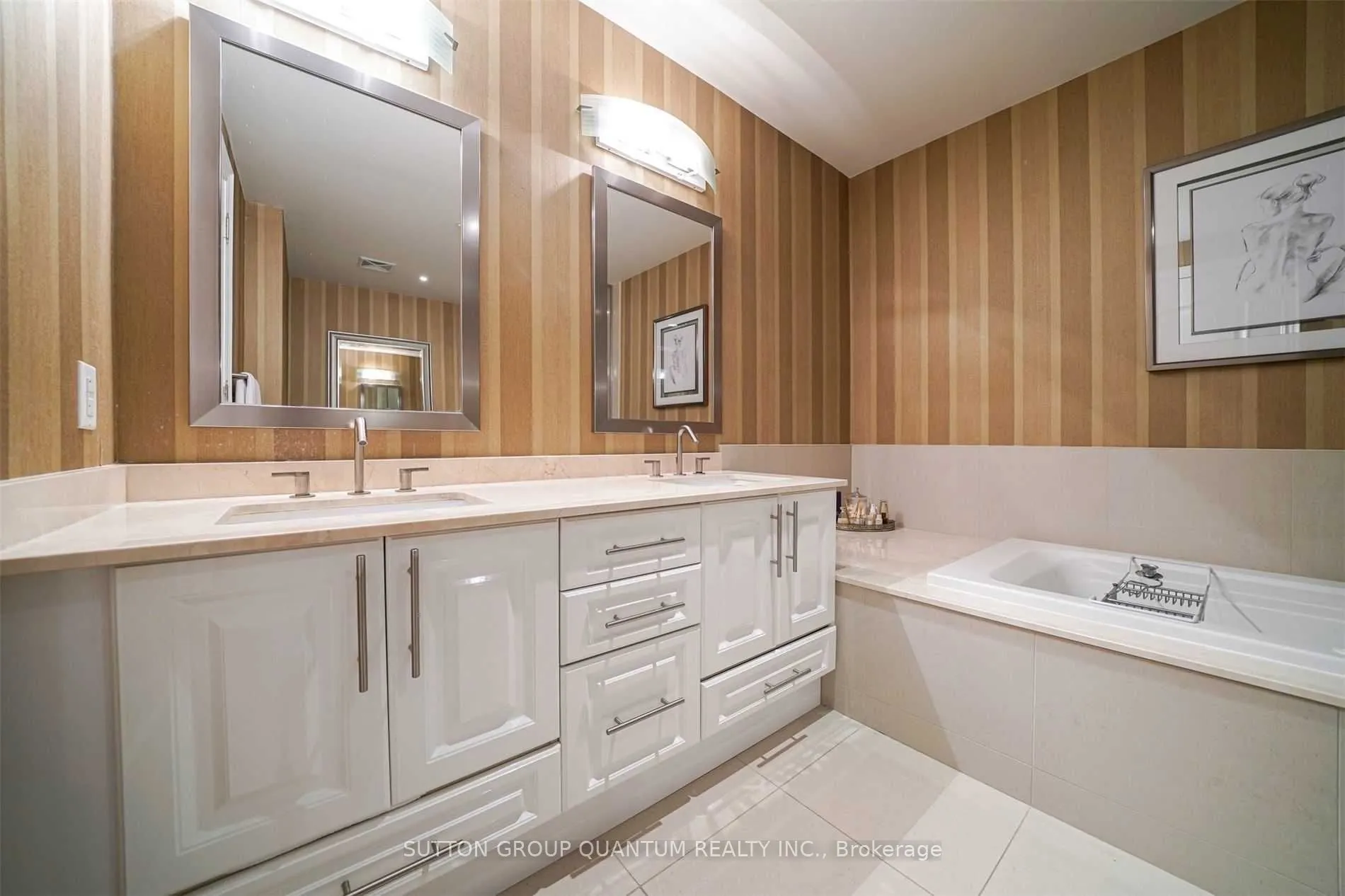 16 Harbour Street, #4902