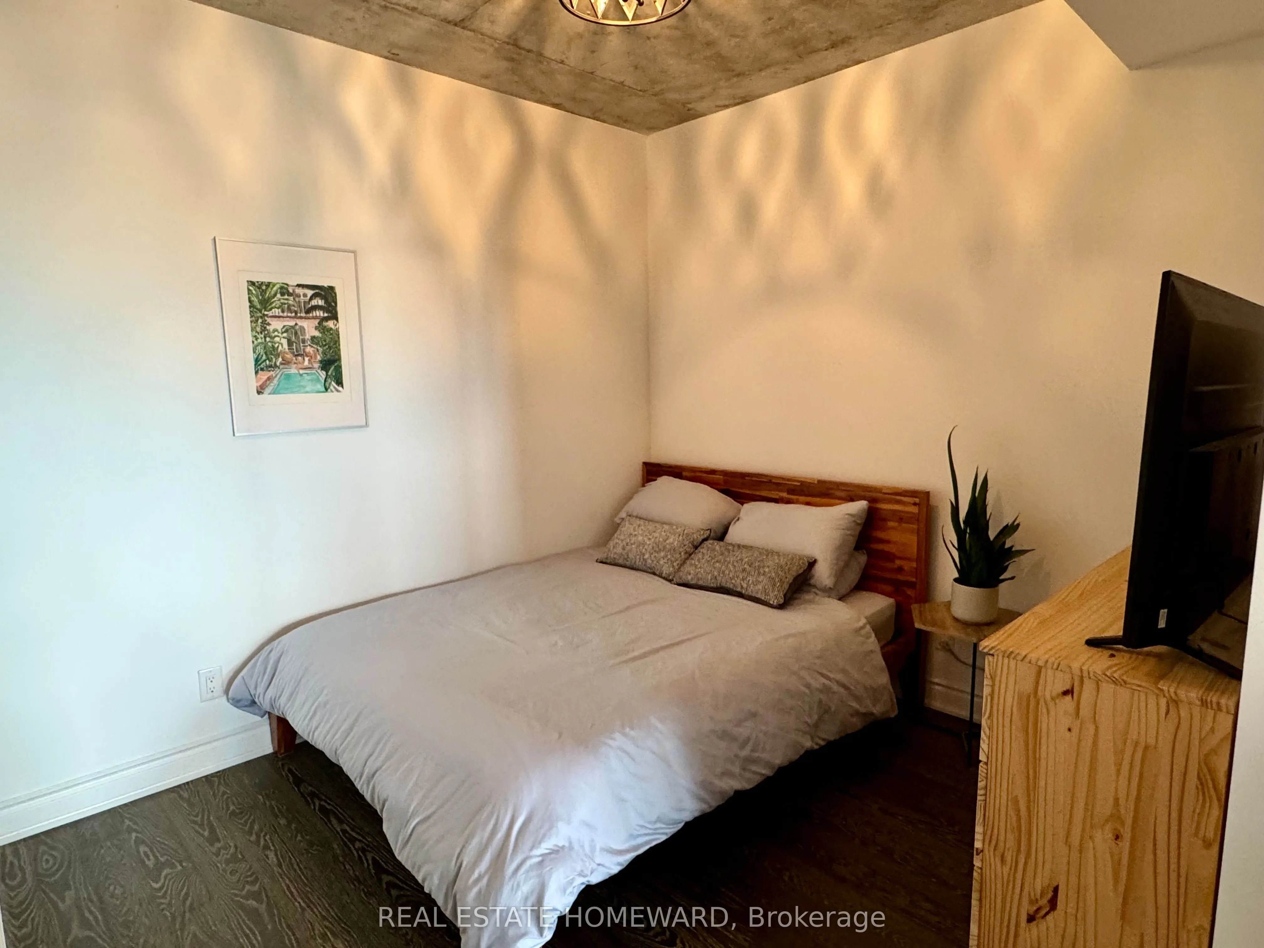 608 Richmond Street W, #501