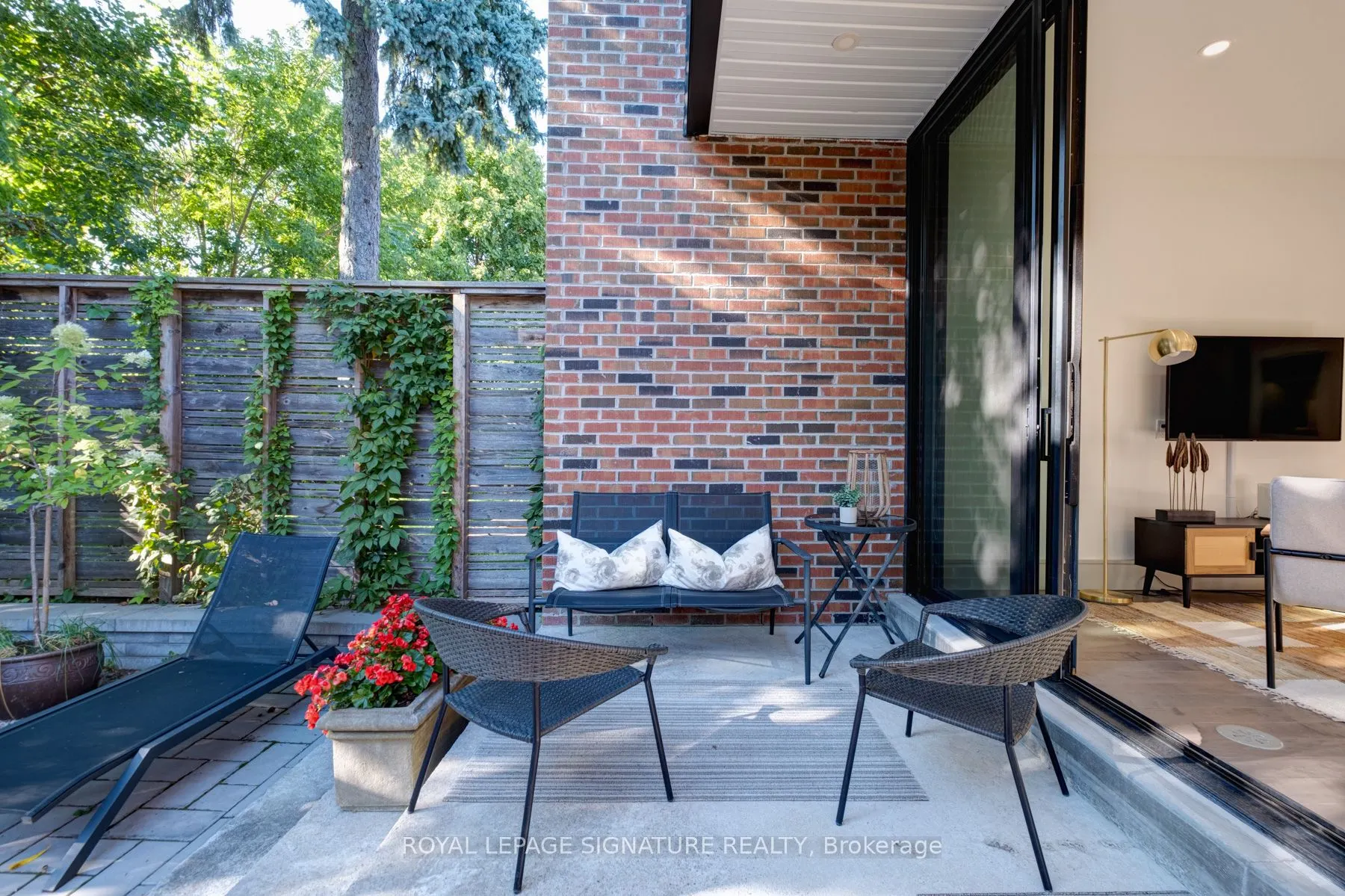 6 Macnaughton Road