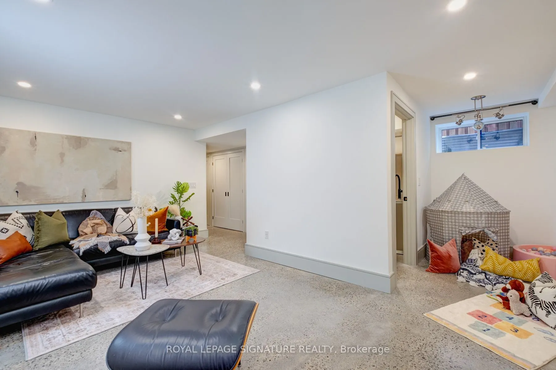 6 Macnaughton Road