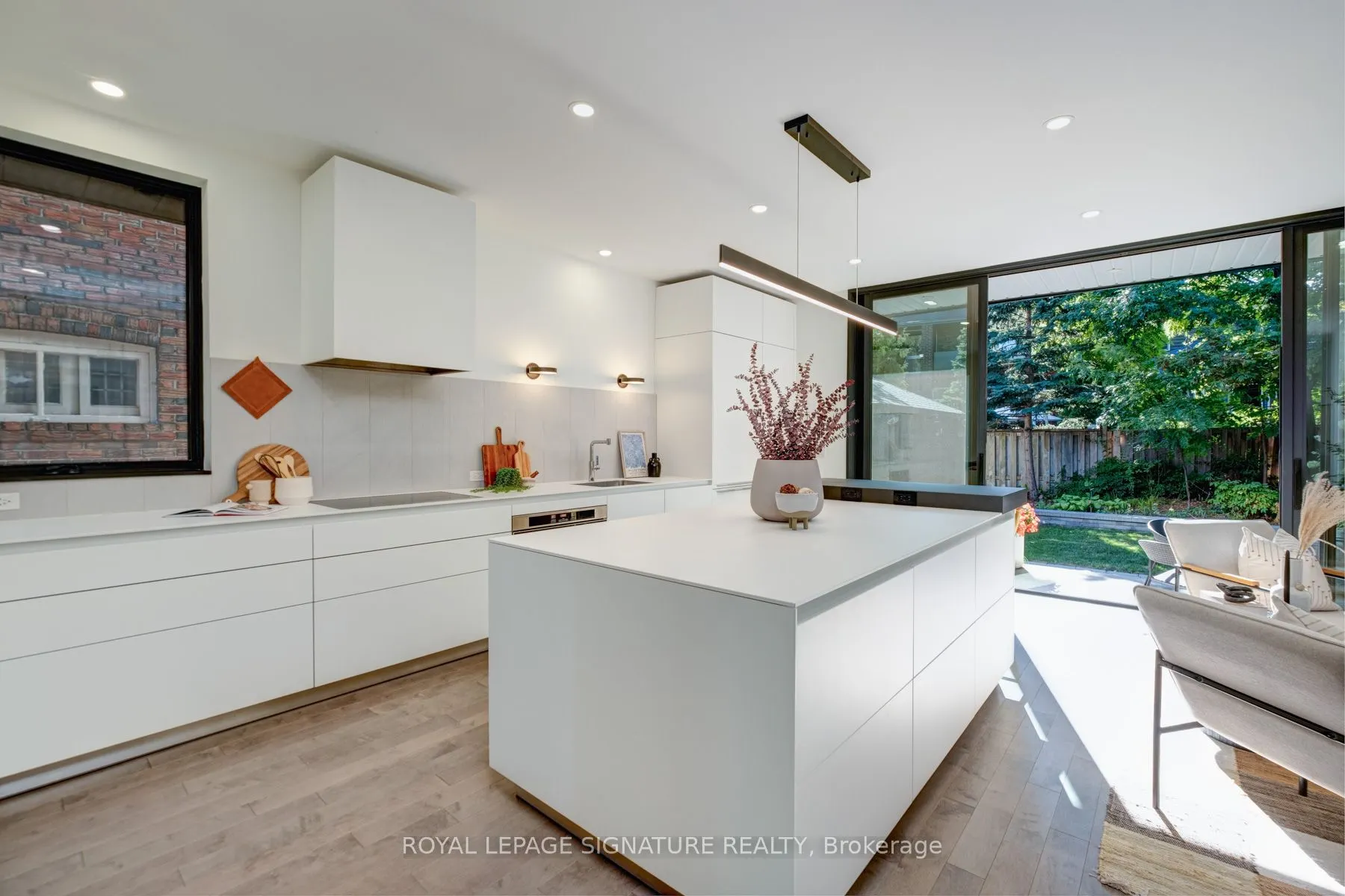 6 Macnaughton Road