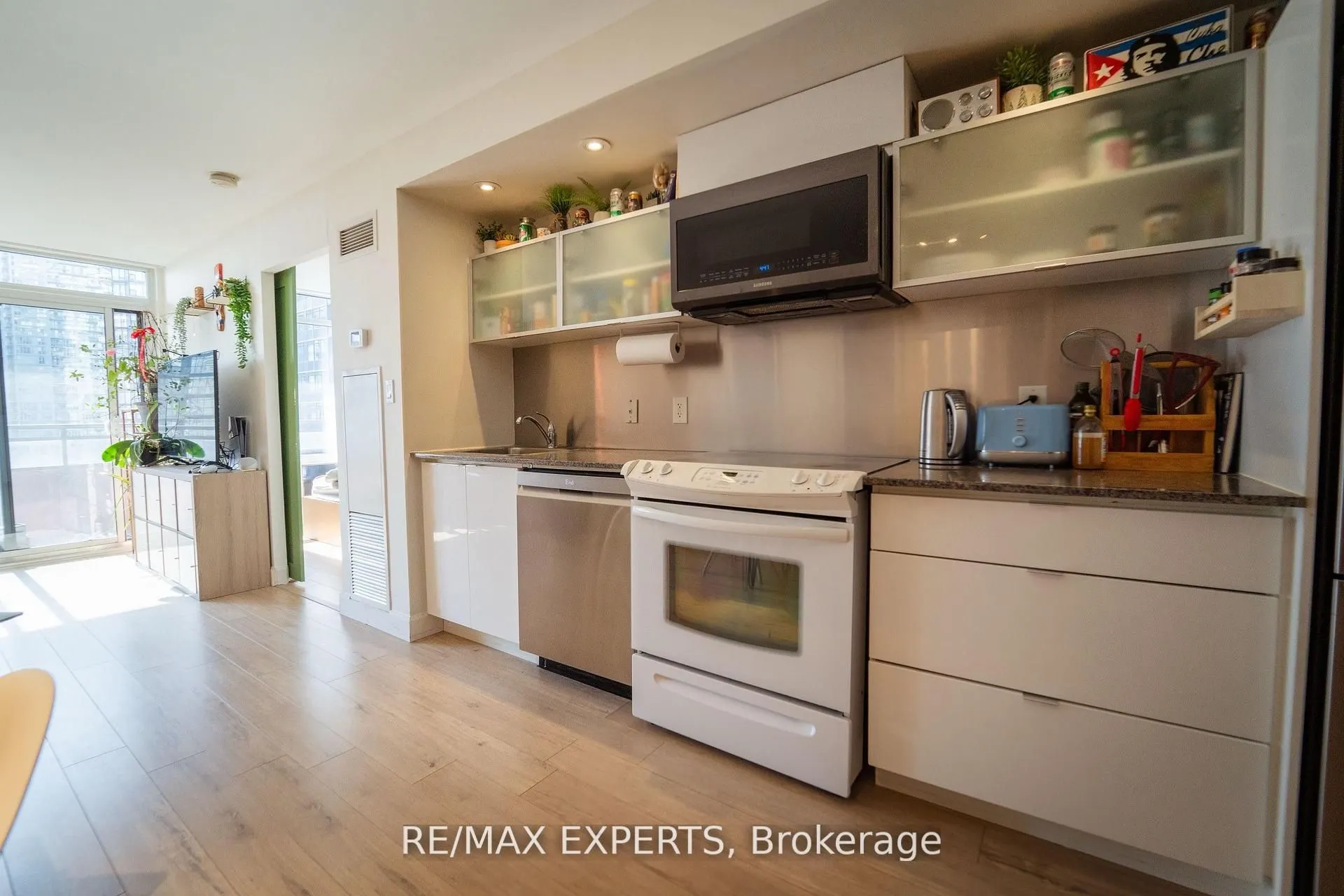 4K Spadina Avenue, #1223